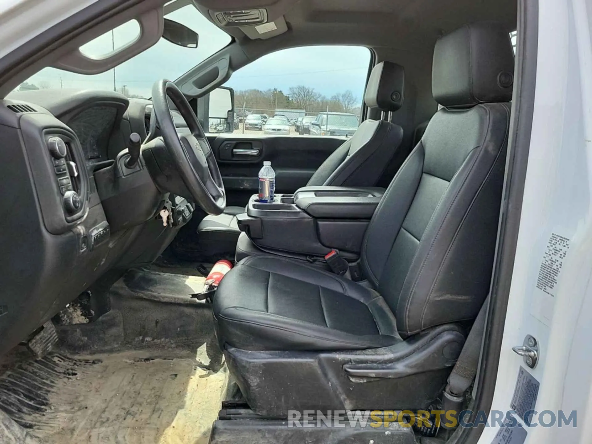 7 fotografías del automóvil dañado 1GB3YSE70PF217860 CHEVROLET SILVERADO 2023