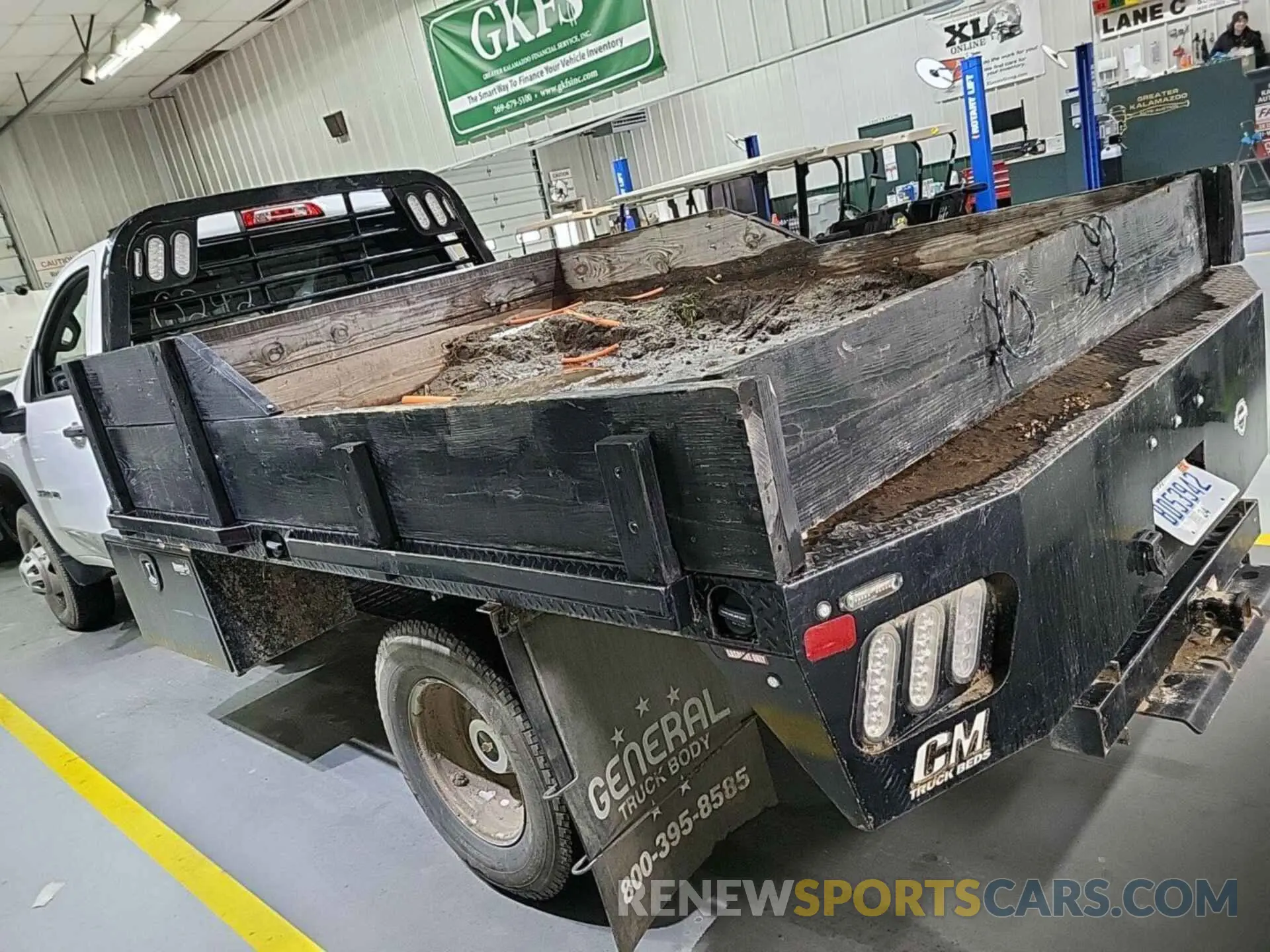 10 fotografías del automóvil dañado 1GB3YSE74PF120242 CHEVROLET SILVERADO 2023