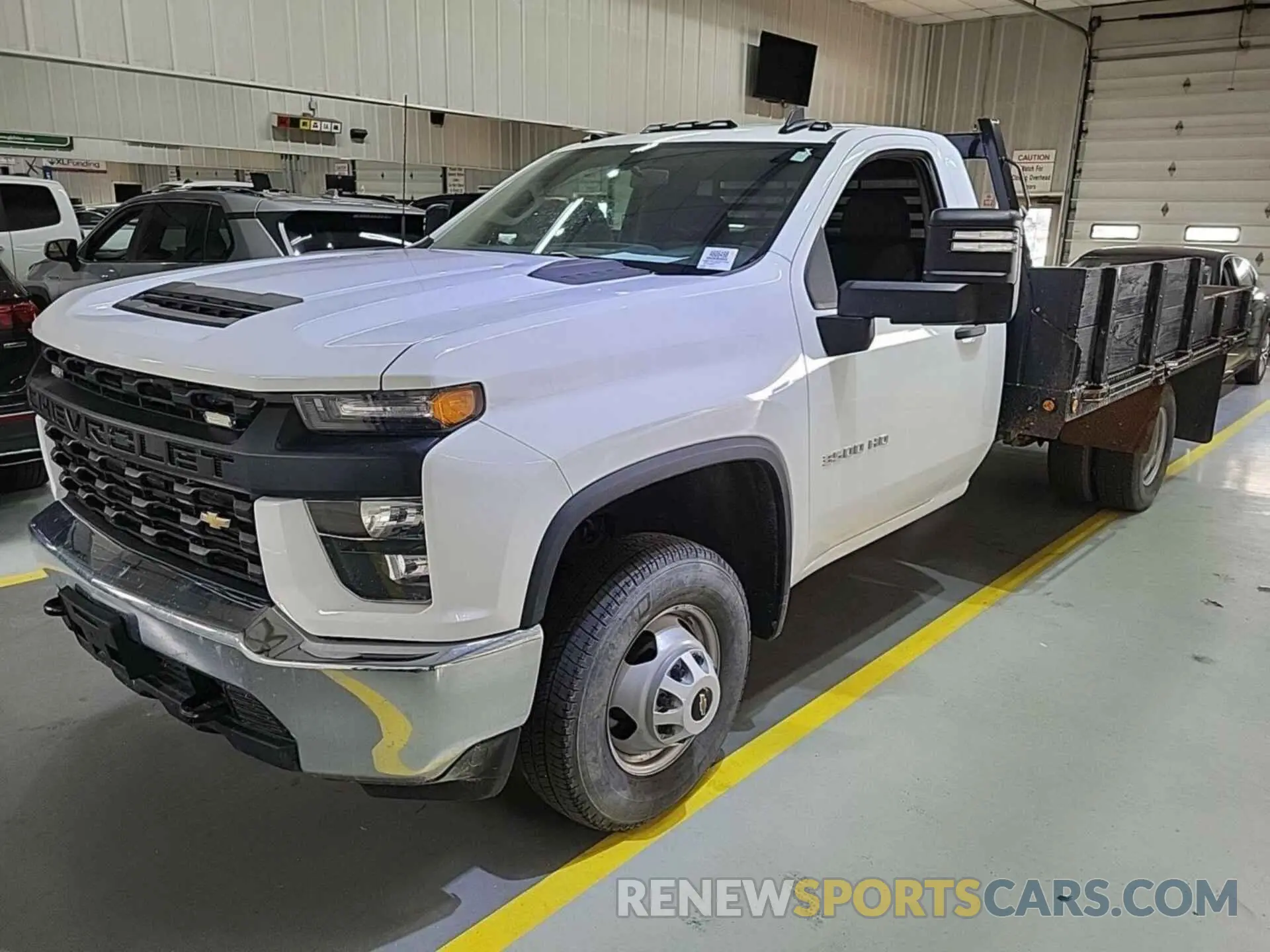 3 fotografías del automóvil dañado 1GB3YSE75PF217255 CHEVROLET SILVERADO 2023