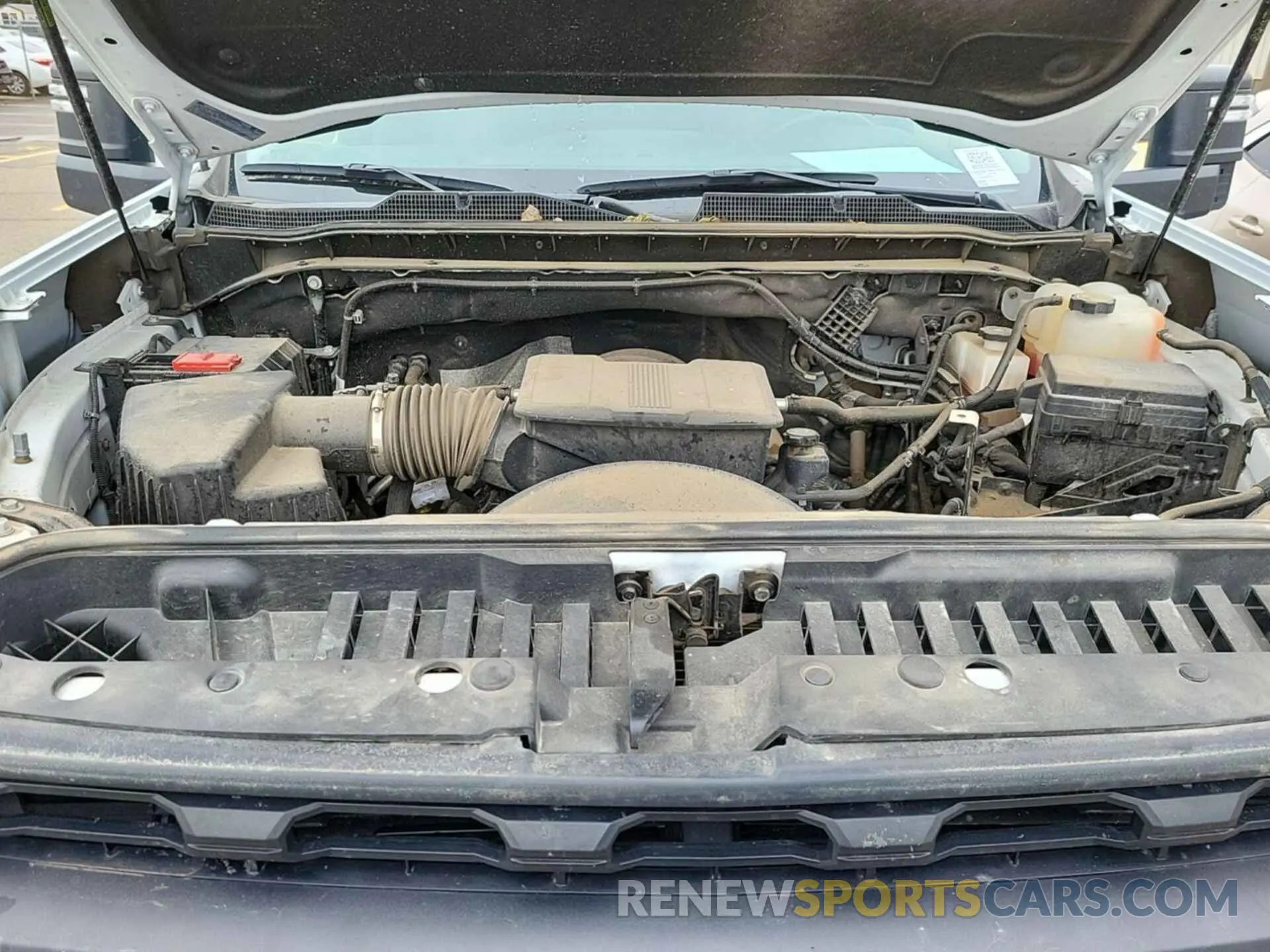 20 fotografías del automóvil dañado 1GB3YSE78PF219131 CHEVROLET SILVERADO 2023