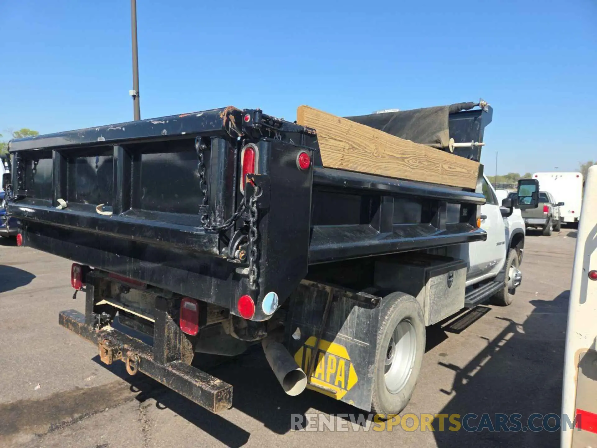 10 fotografías del automóvil dañado 1GB3YSEY5PF193886 CHEVROLET SILVERADO 2023