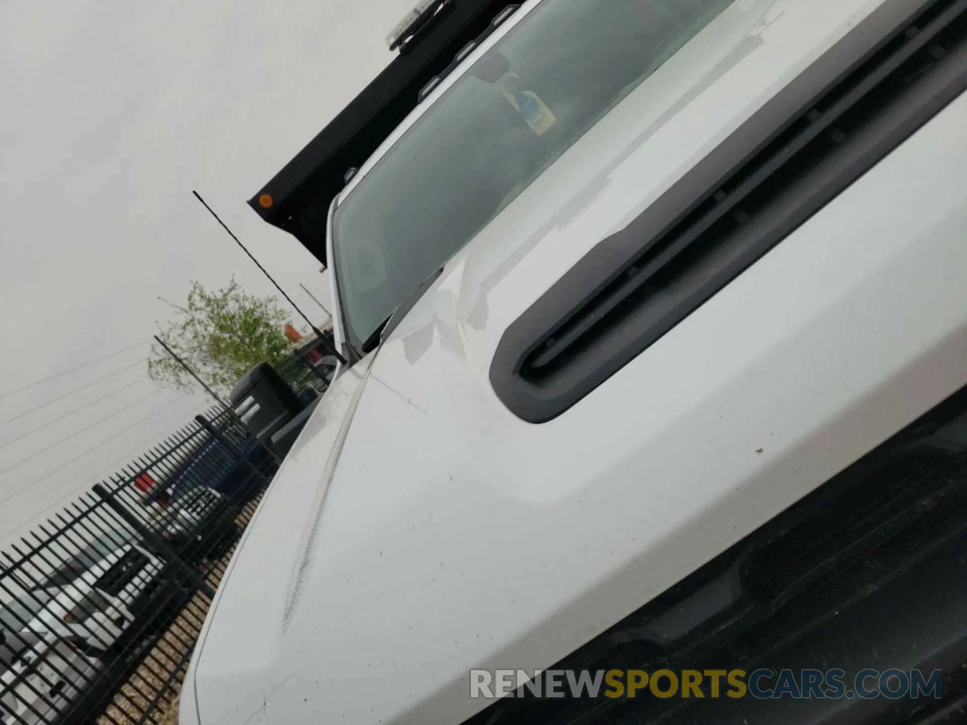 19 fotografías del automóvil dañado 1GB3YSEY5PF193886 CHEVROLET SILVERADO 2023