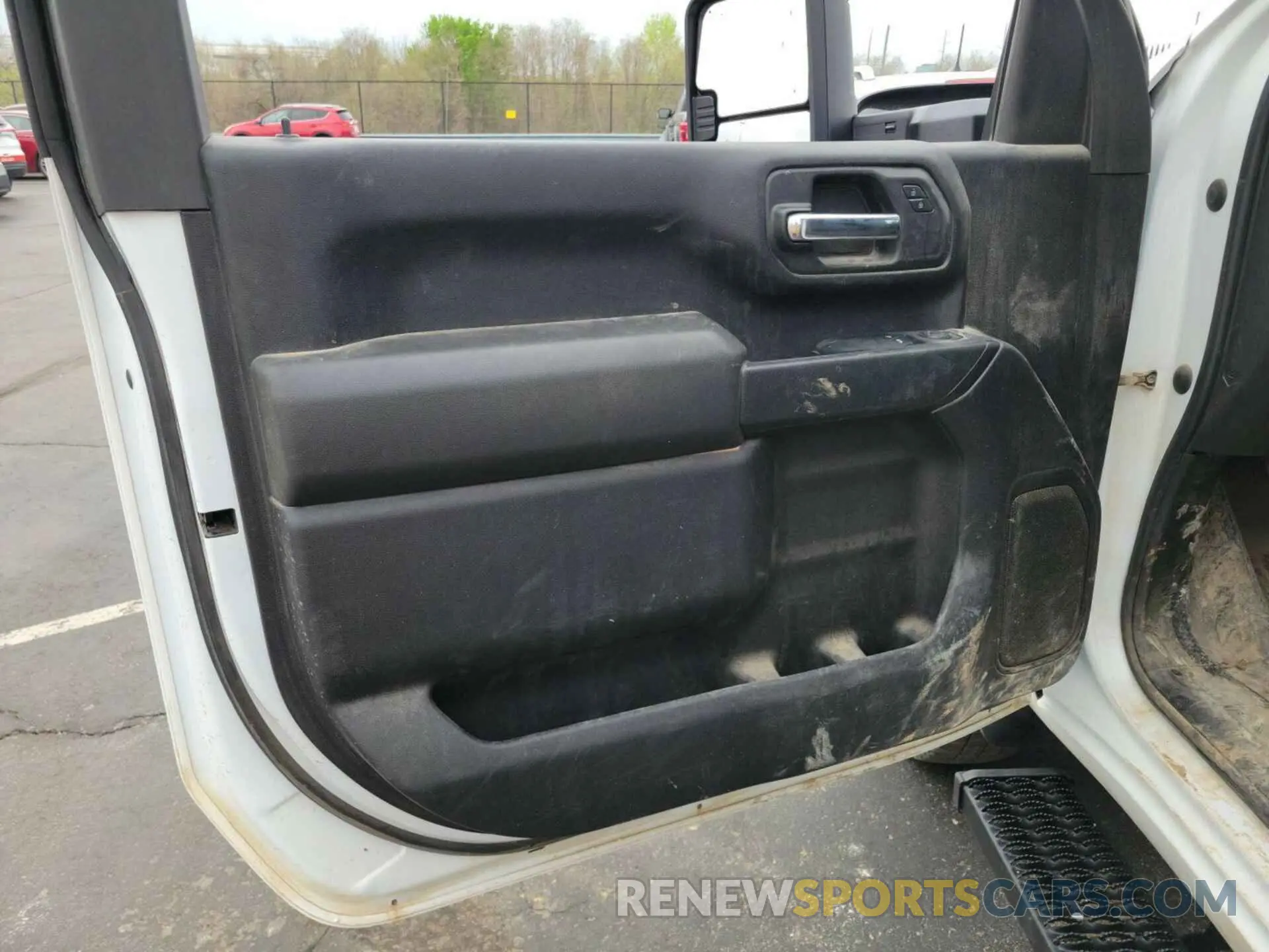 3 fotografías del automóvil dañado 1GB3YSEY5PF193886 CHEVROLET SILVERADO 2023