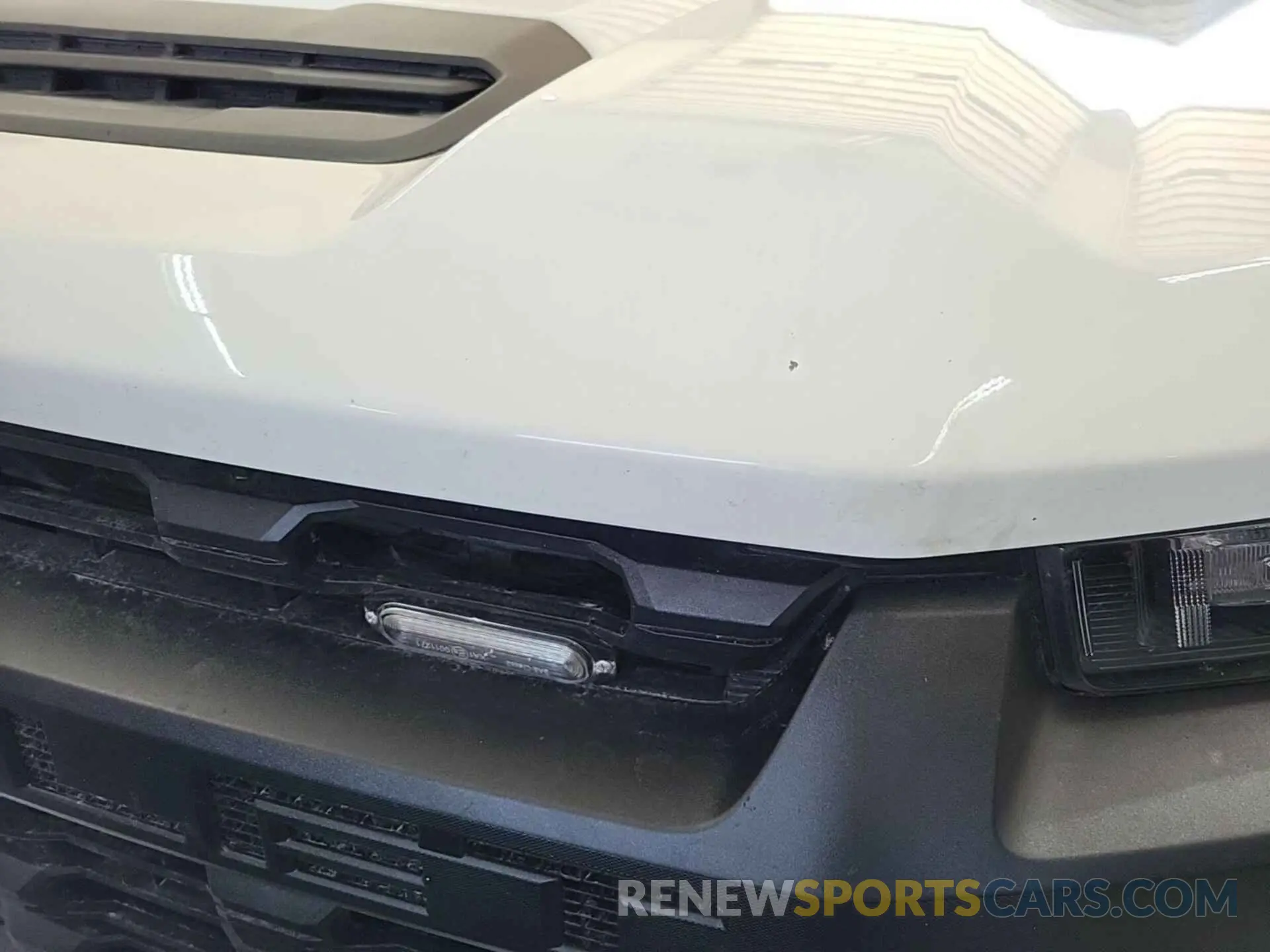 2 fotografías del automóvil dañado 1GC3YLE73PF245122 CHEVROLET SILVERADO 2023