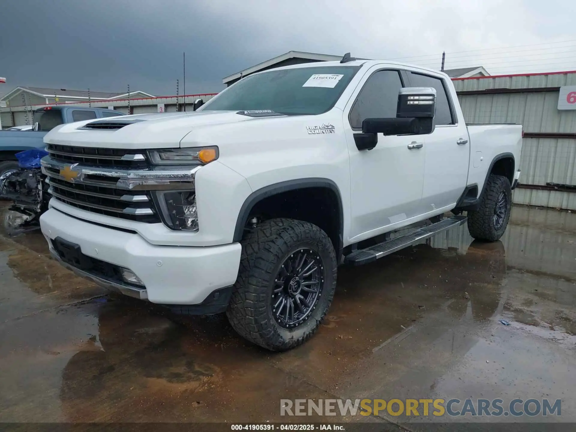 2 fotografías del automóvil dañado 1GC4YREY5PF163490 CHEVROLET SILVERADO 2023