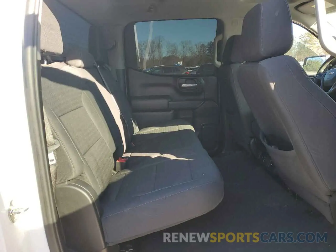 10 fotografías del automóvil dañado 1GCPABEK5PZ327839 CHEVROLET SILVERADO 2023