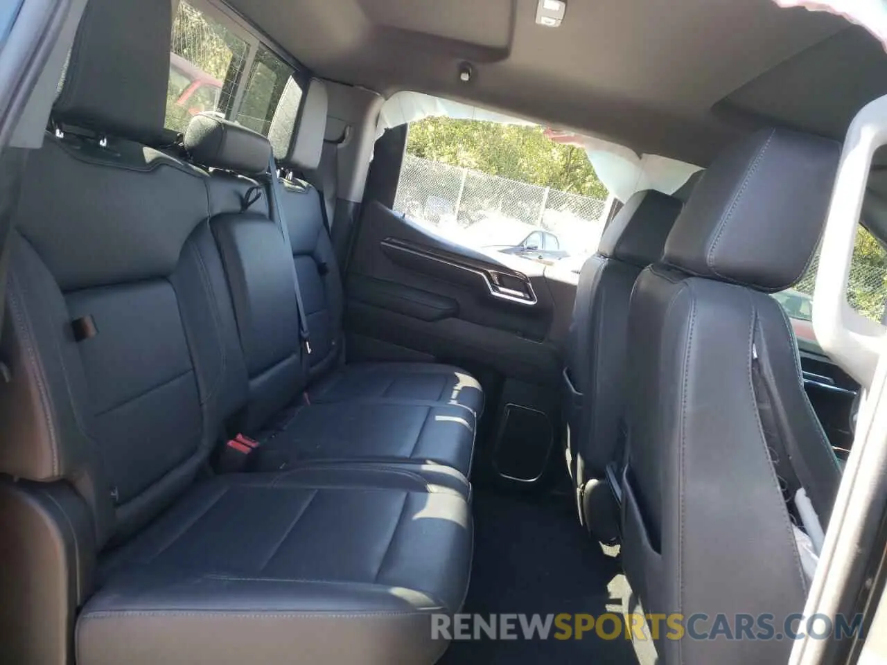 10 fotografías del automóvil dañado 1GCUDEED0PZ300691 CHEVROLET SILVERADO 2023
