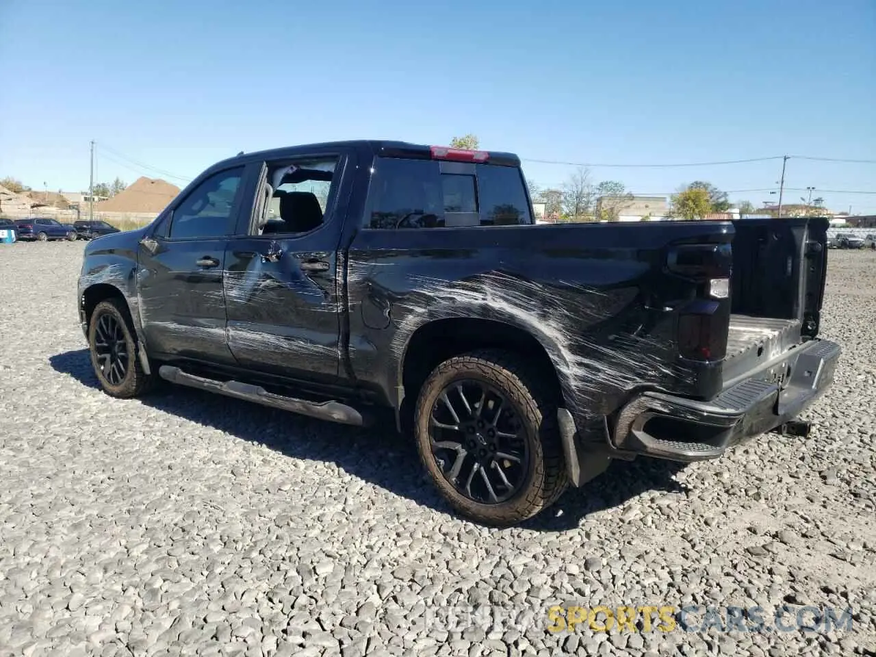2 fotografías del automóvil dañado 1GCUDEED0PZ300691 CHEVROLET SILVERADO 2023