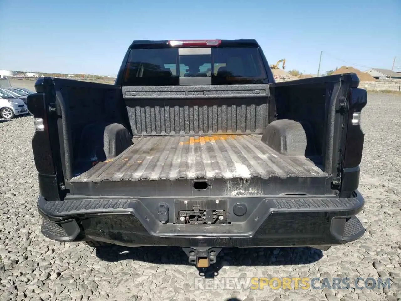 6 fotografías del automóvil dañado 1GCUDEED0PZ300691 CHEVROLET SILVERADO 2023