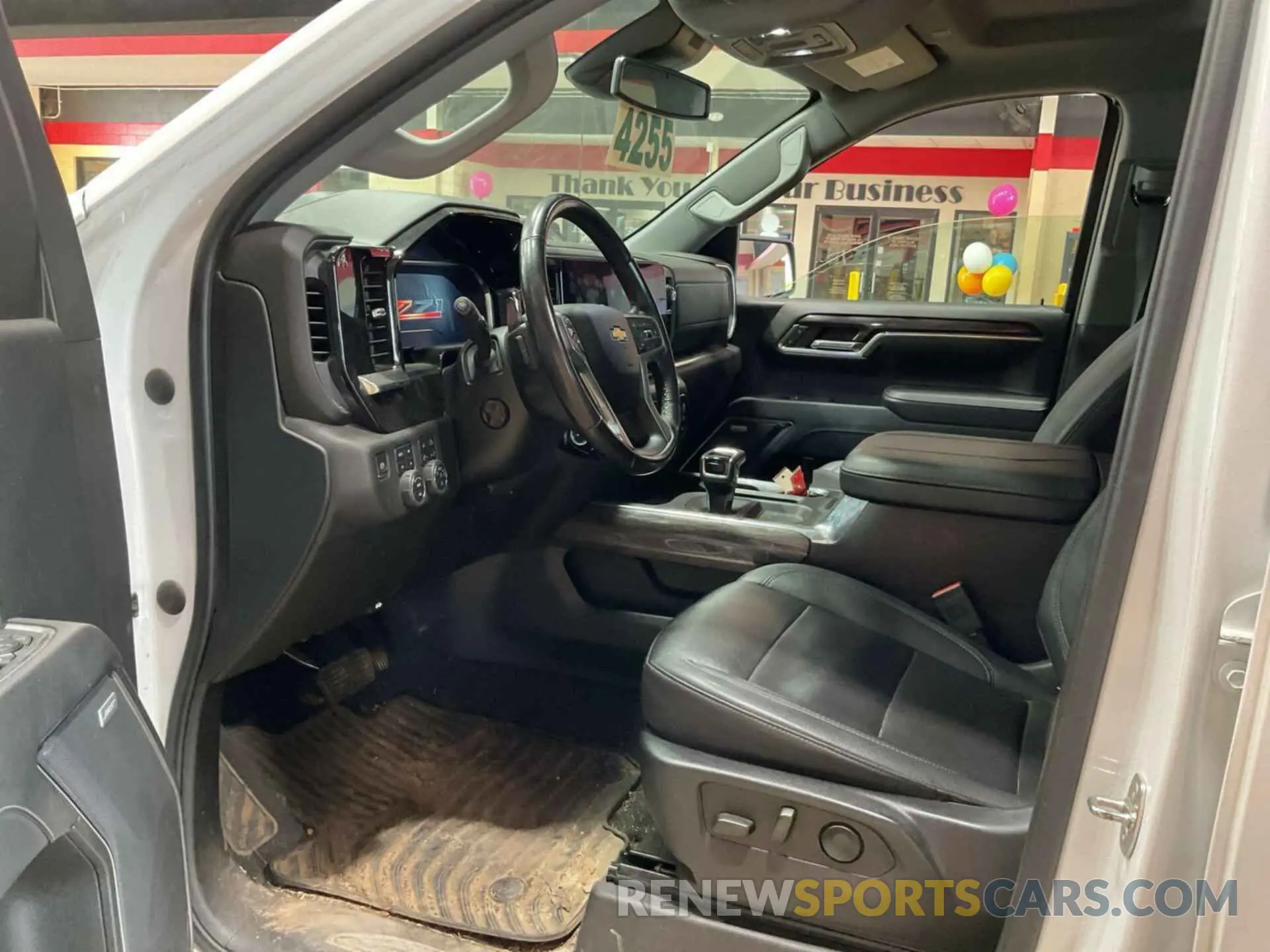 15 fotografías del automóvil dañado 1GCUDGE88PZ131311 CHEVROLET SILVERADO 2023