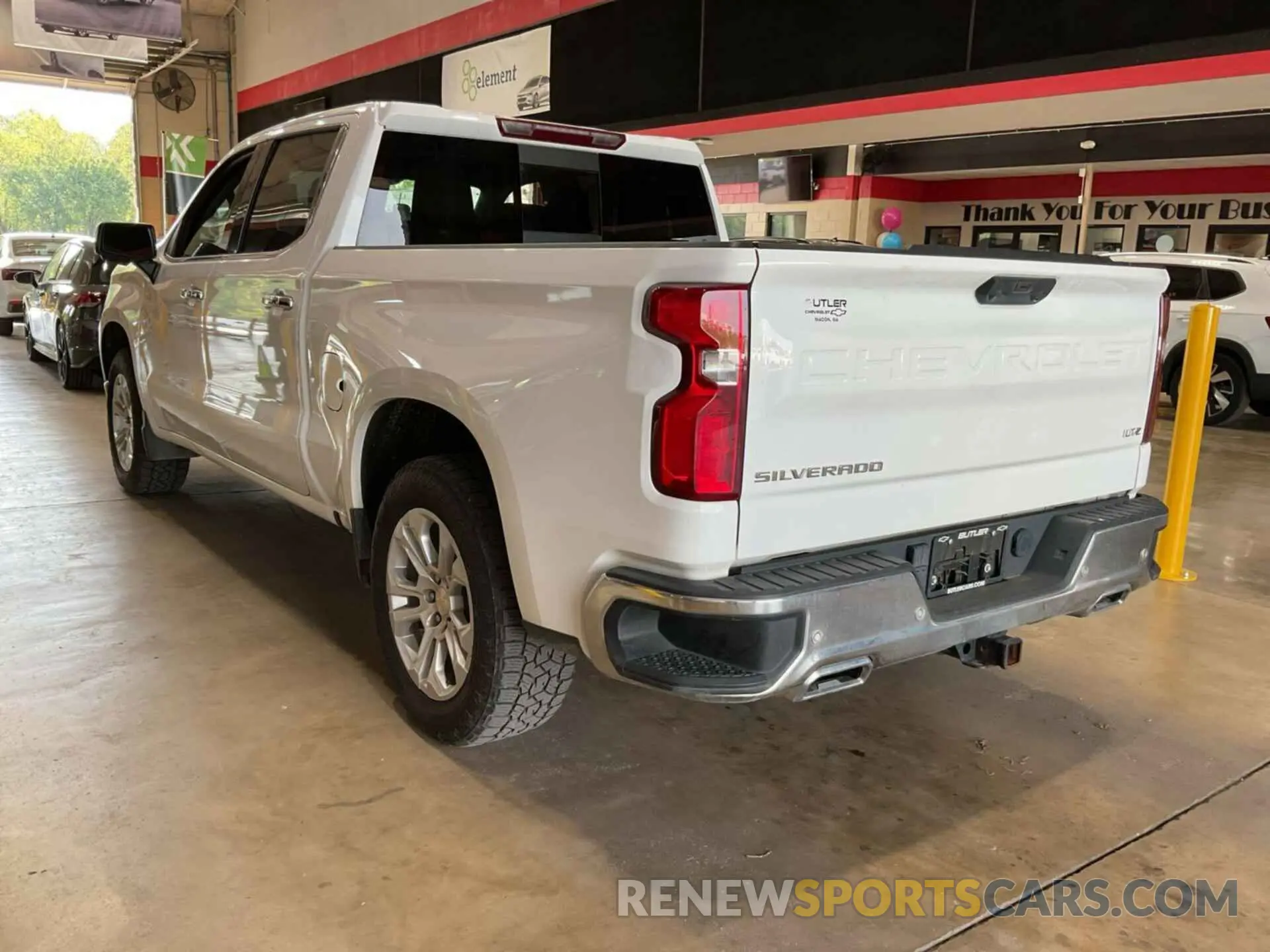 24 fotografías del automóvil dañado 1GCUDGE88PZ131311 CHEVROLET SILVERADO 2023