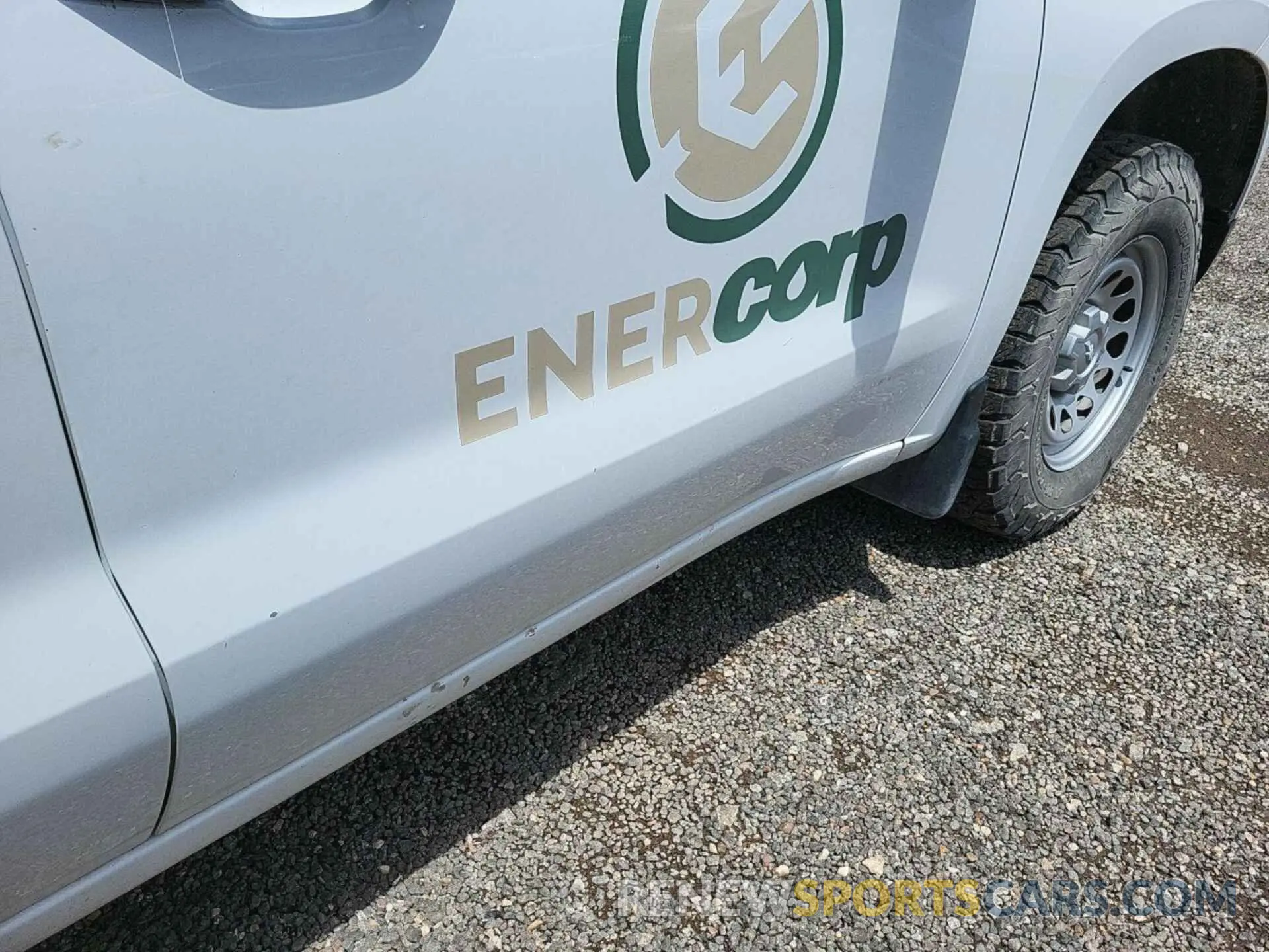 2 fotografías del automóvil dañado 3GCPDAEK4PG112034 CHEVROLET SILVERADO 2023