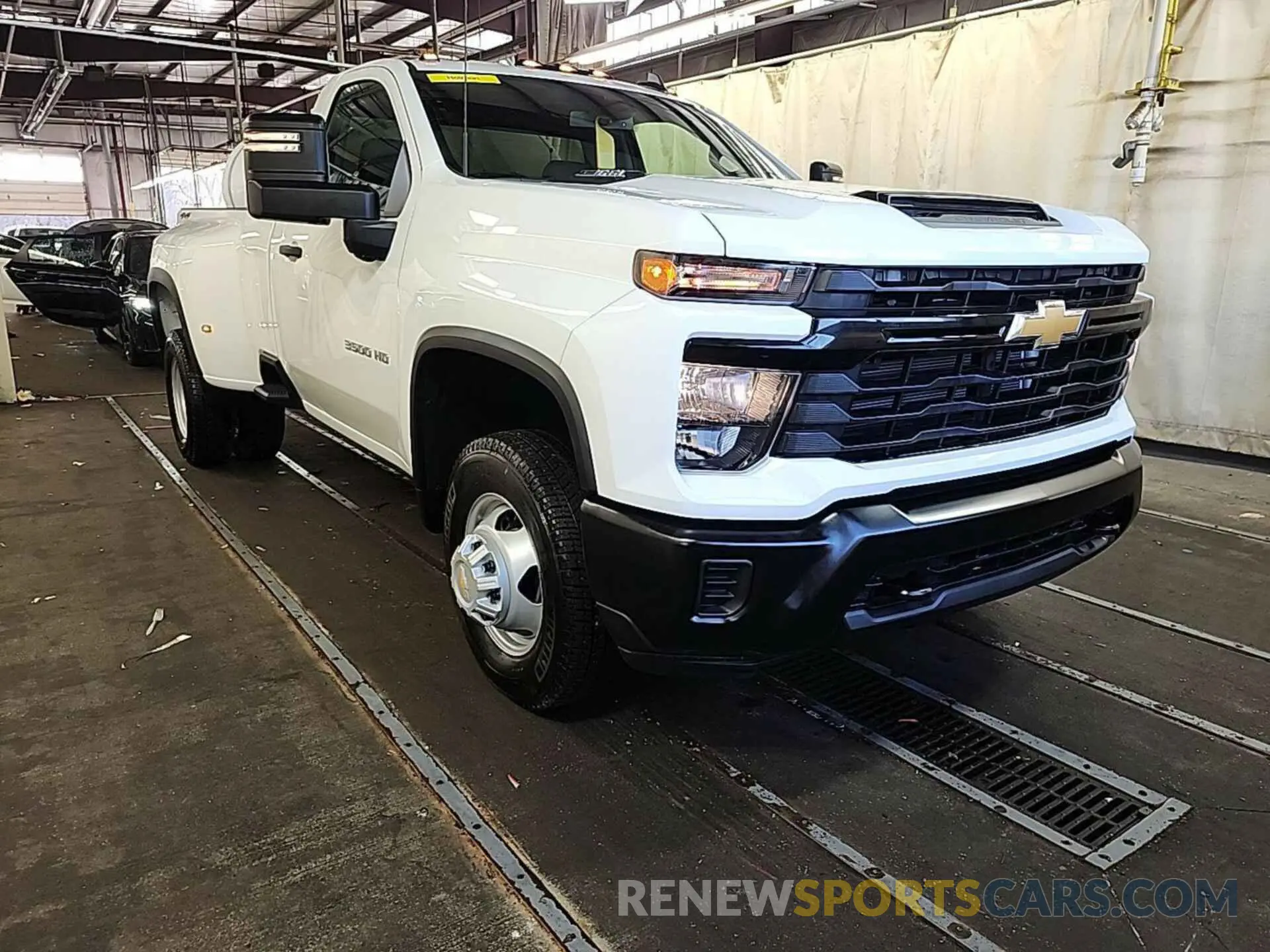 9 fotografías del automóvil dañado 1GC3YSE74RF320648 CHEVROLET SILVERADO 2024