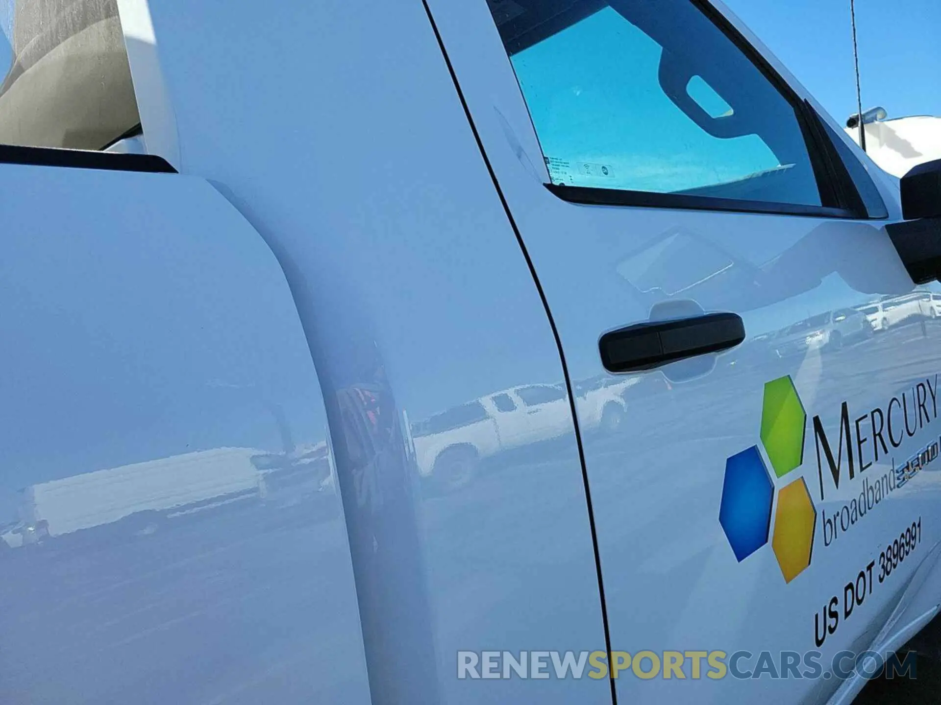 17 fotografías del automóvil dañado 1GC3YSE7XRF320282 CHEVROLET SILVERADO 2024