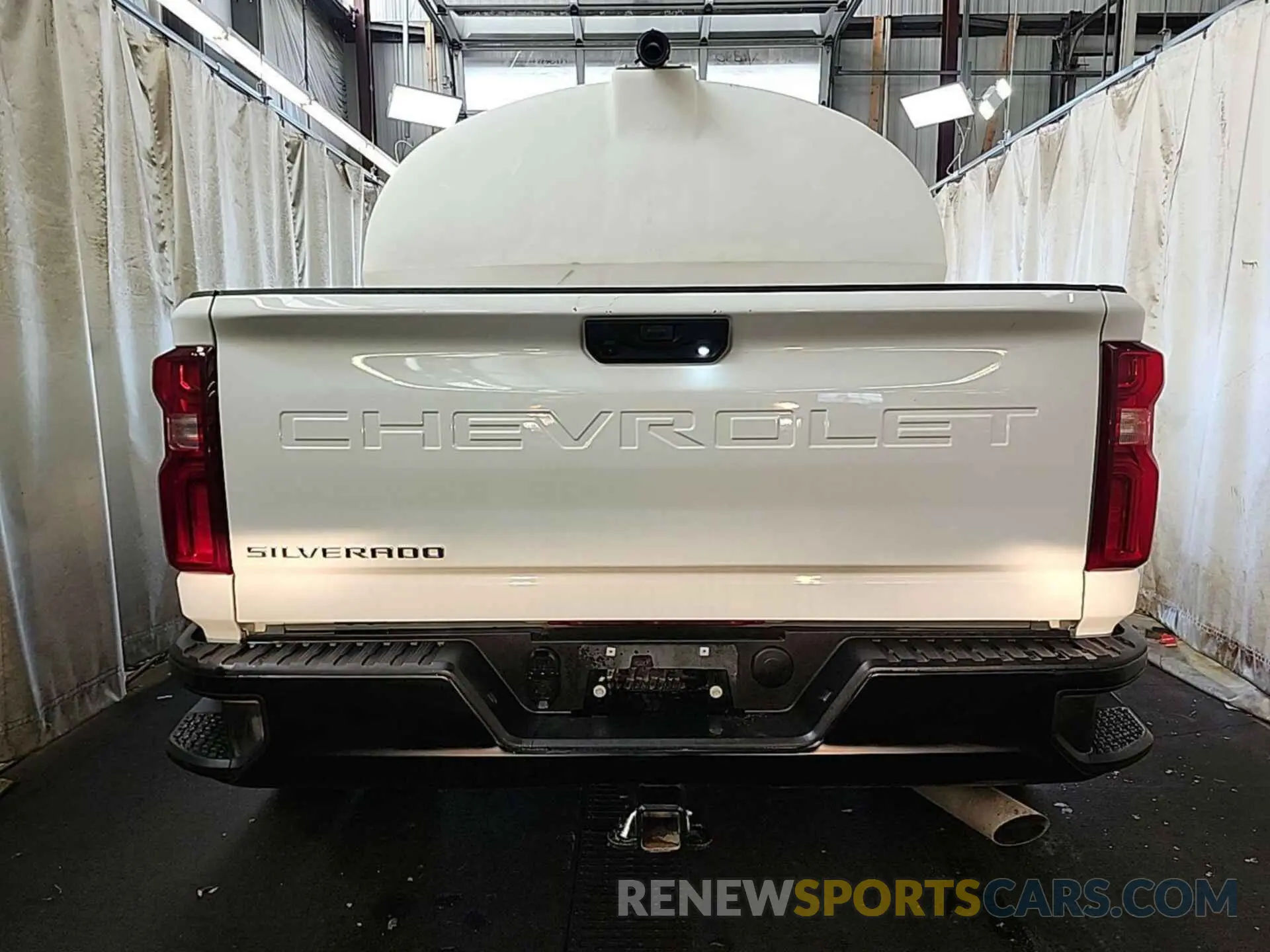 2 fotografías del automóvil dañado 1GC3YSE7XRF320282 CHEVROLET SILVERADO 2024