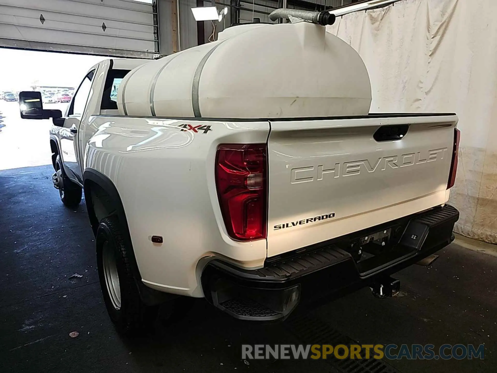 4 fotografías del automóvil dañado 1GC3YSE7XRF320282 CHEVROLET SILVERADO 2024