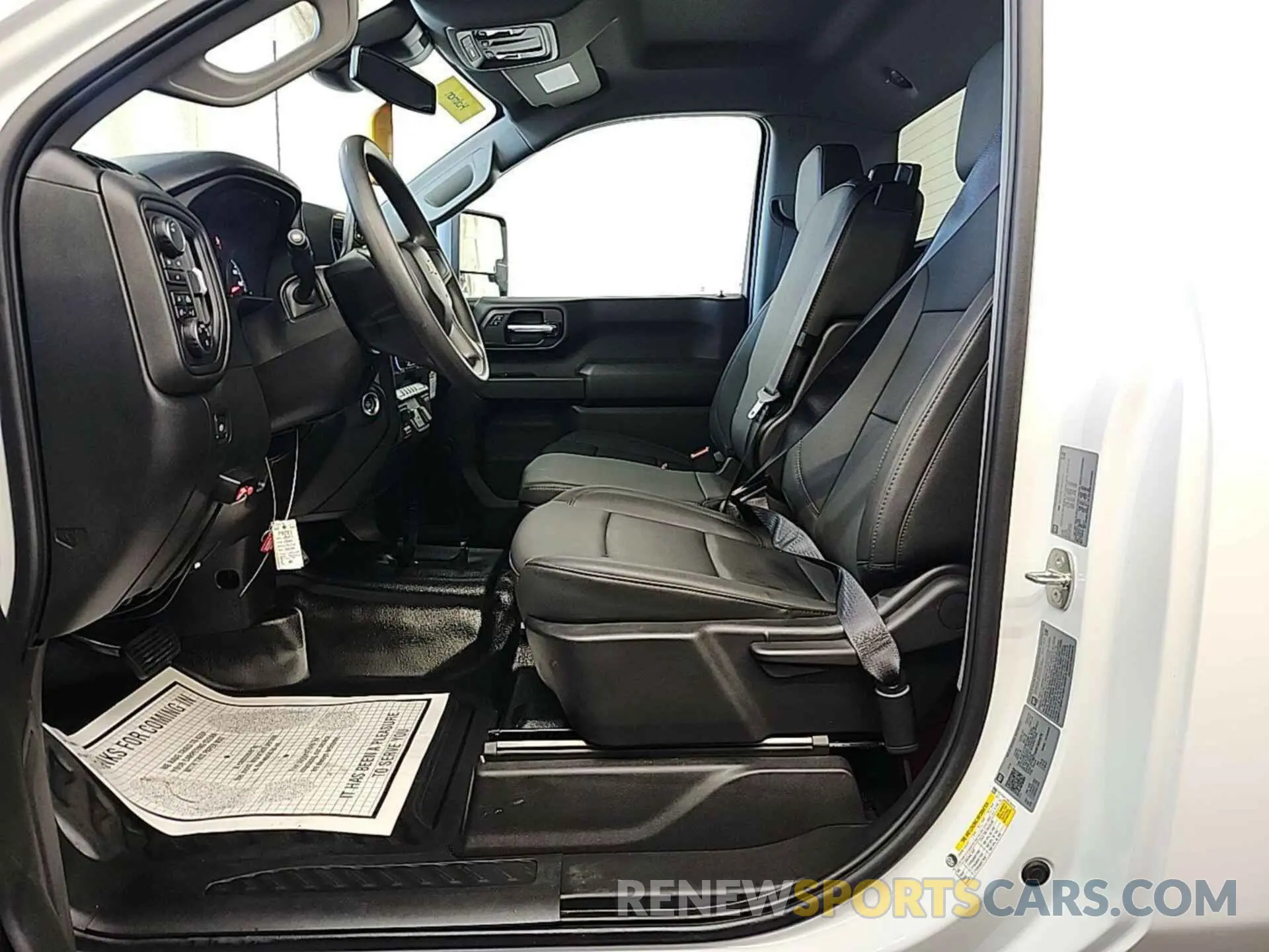 17 fotografías del automóvil dañado 1GC3YSE7XRF320475 CHEVROLET SILVERADO 2024