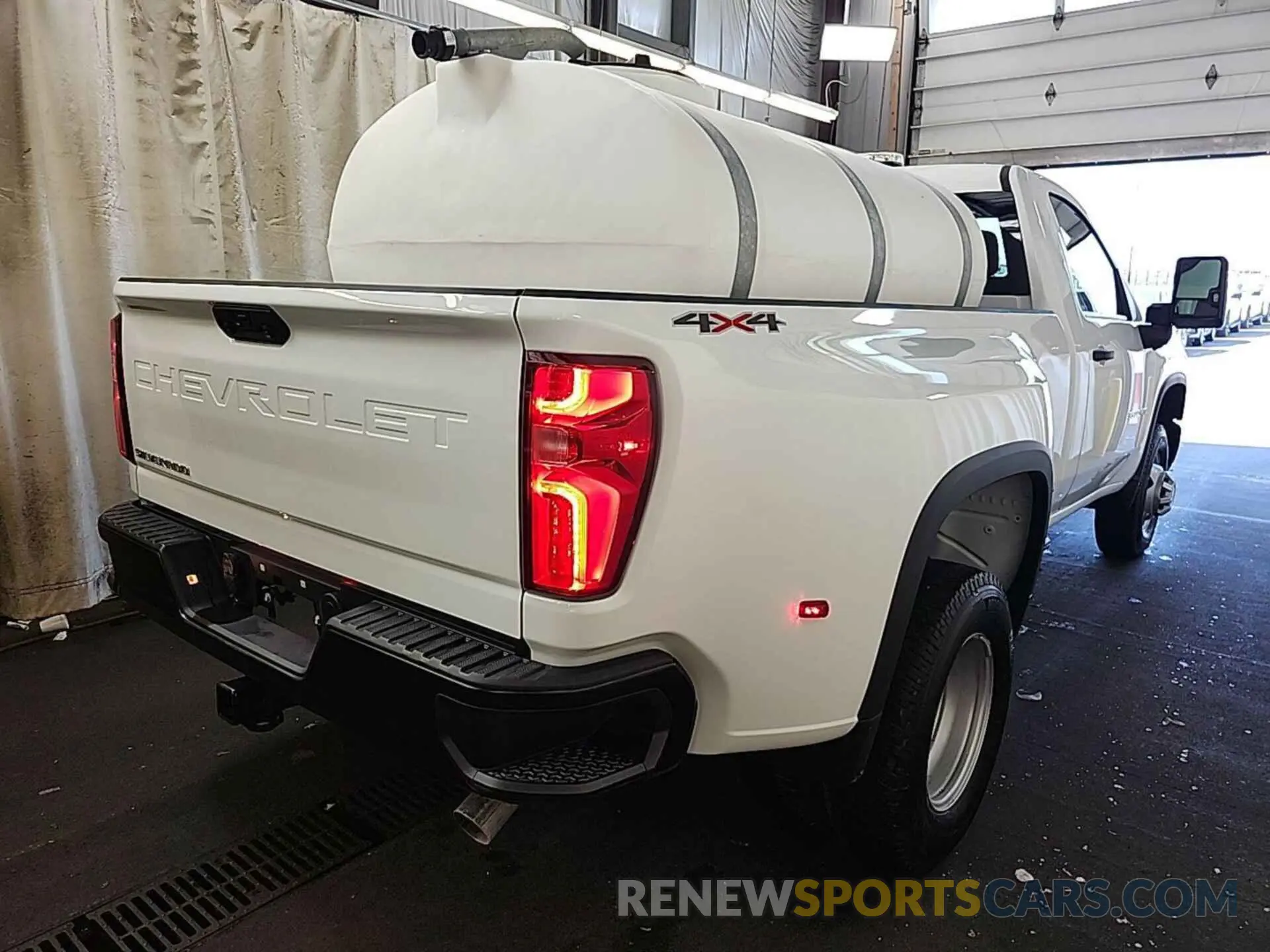 4 fotografías del automóvil dañado 1GC3YSE7XRF320475 CHEVROLET SILVERADO 2024
