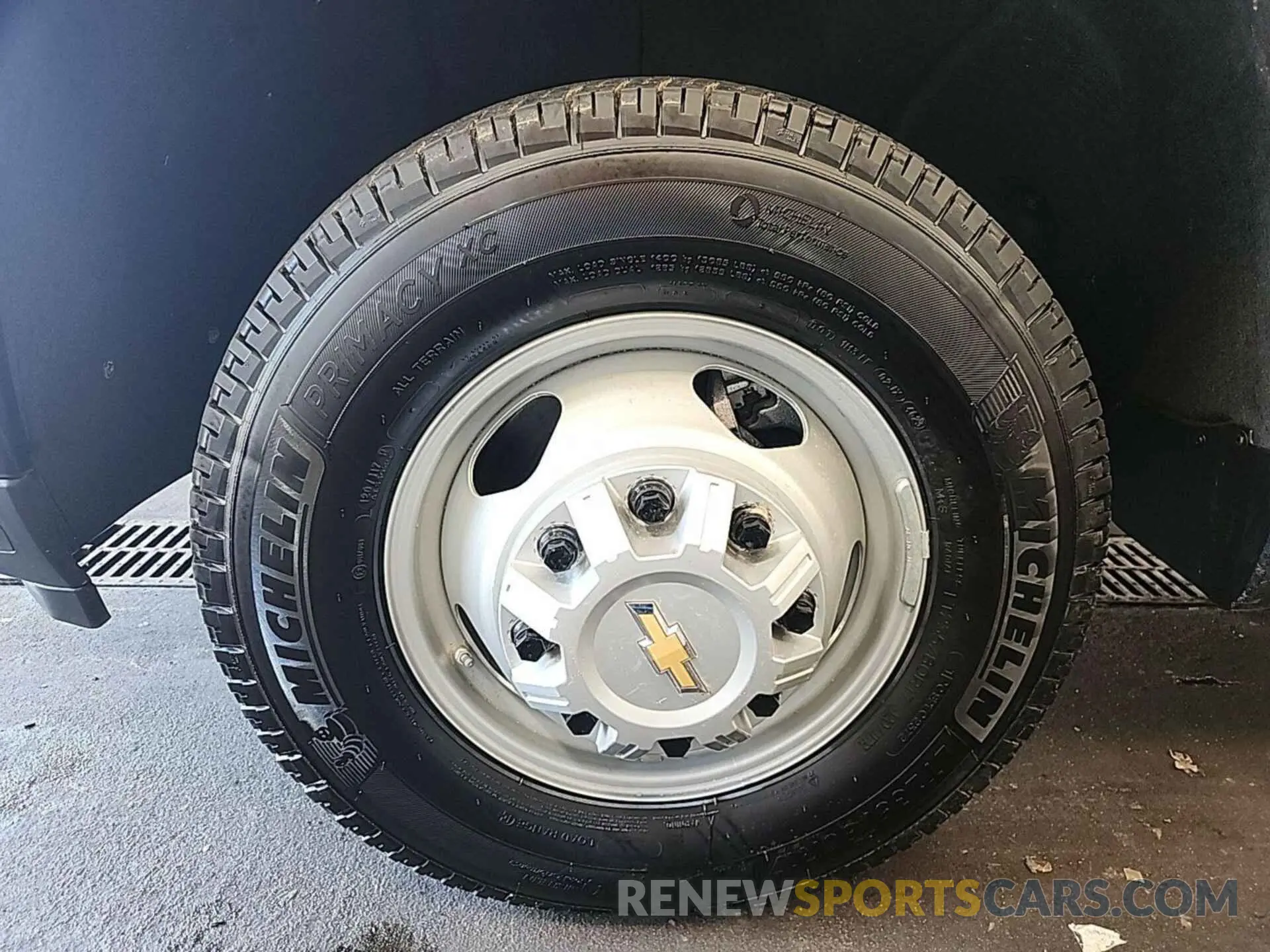 6 fotografías del automóvil dañado 1GC3YSE7XRF320475 CHEVROLET SILVERADO 2024