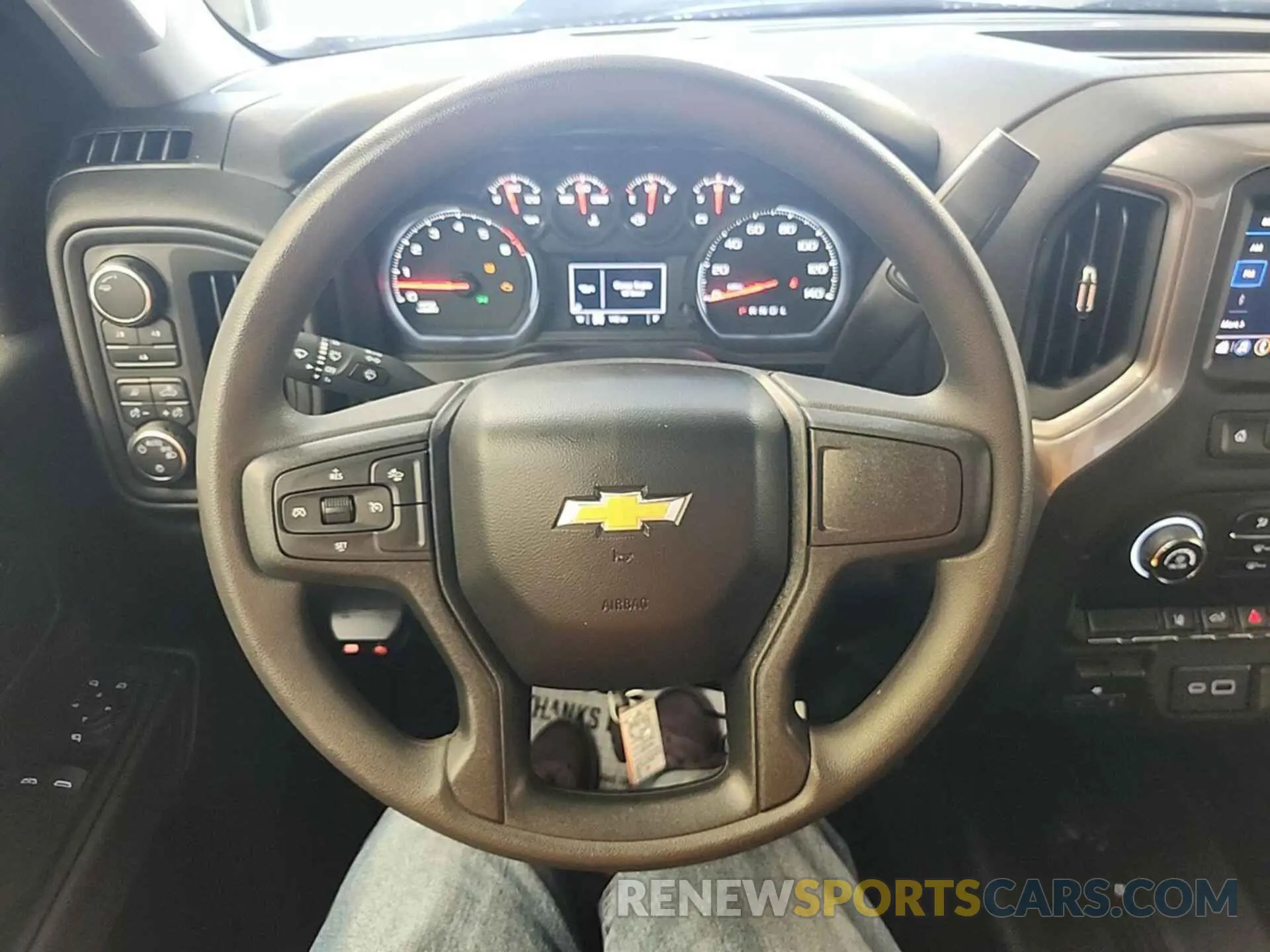 9 fotografías del automóvil dañado 1GC3YSE7XRF320475 CHEVROLET SILVERADO 2024