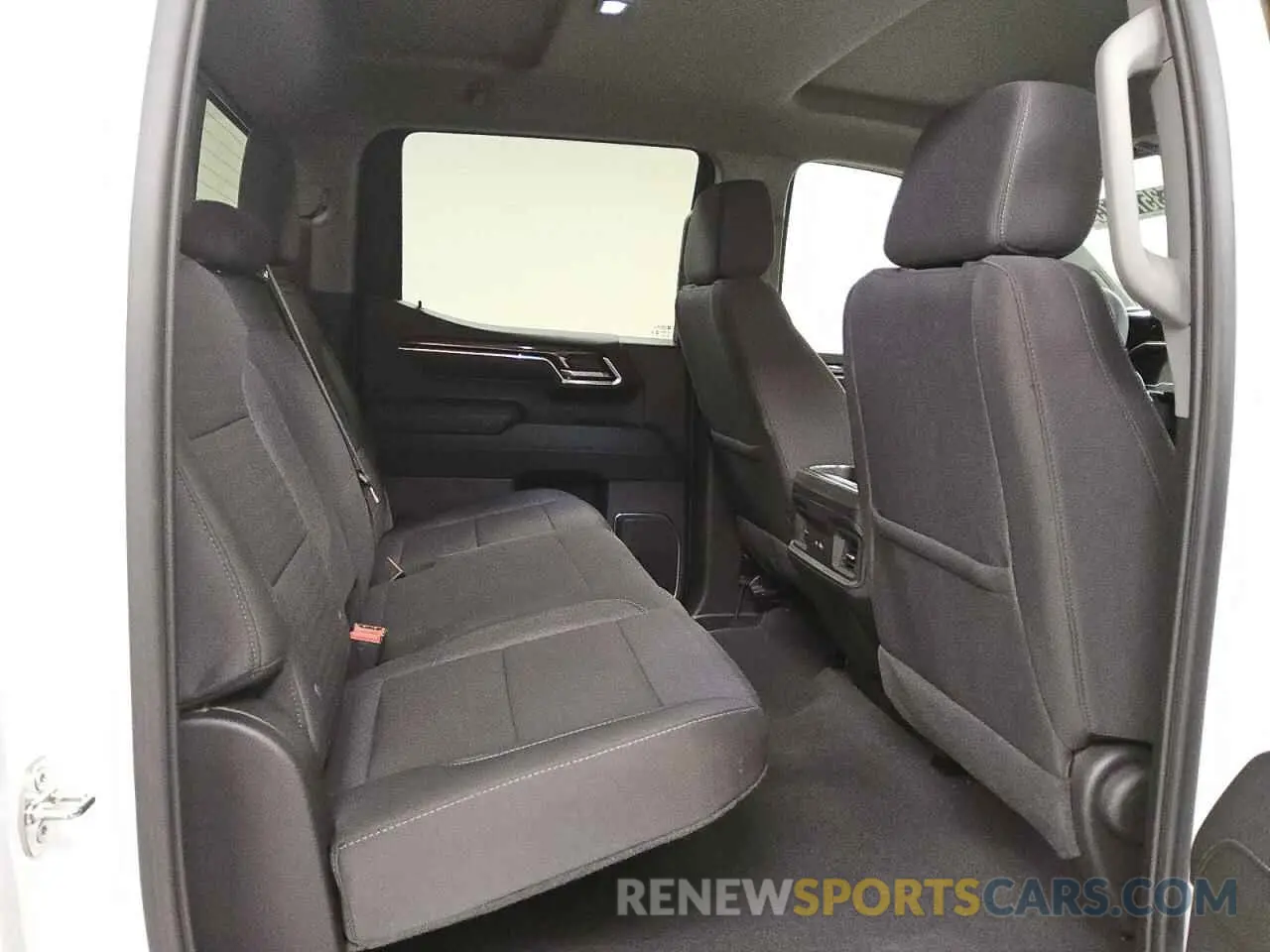 10 fotografías del automóvil dañado 1GCPADED7RZ325185 CHEVROLET SILVERADO 2024