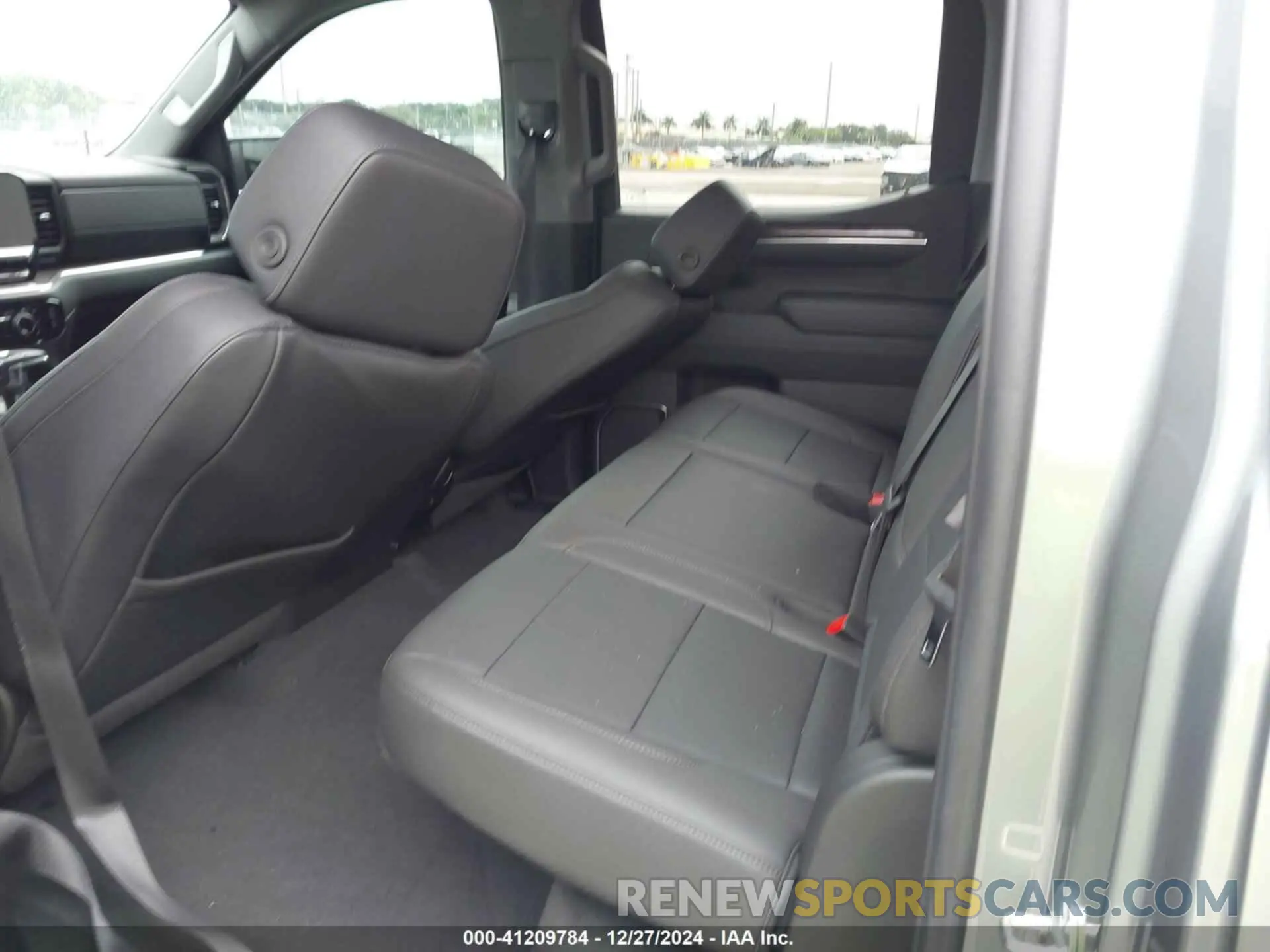 8 fotografías del automóvil dañado 2GCPAEED3R1273195 CHEVROLET SILVERADO 2024