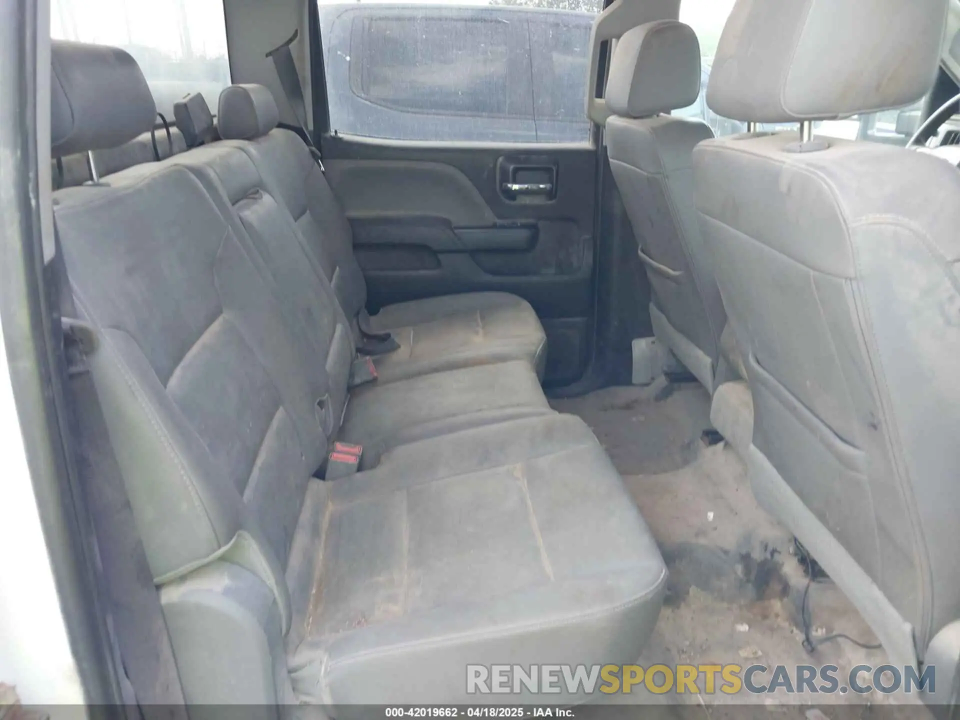 8 fotografías del automóvil dañado 1GC1CREG1KF136045 CHEVROLET SILVERADO 2500HD 2019