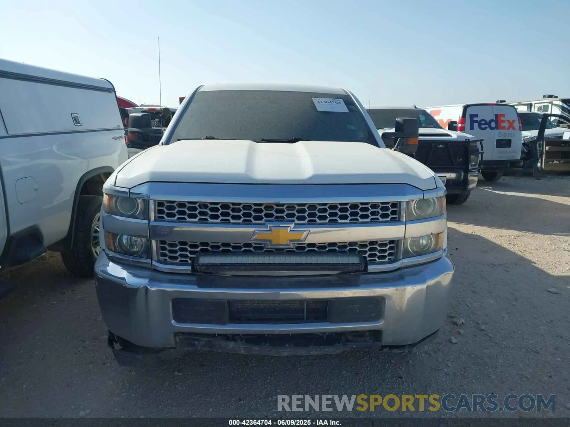 12 fotografías del automóvil dañado 1GC1KREG8KF167005 CHEVROLET SILVERADO 2500HD 2019