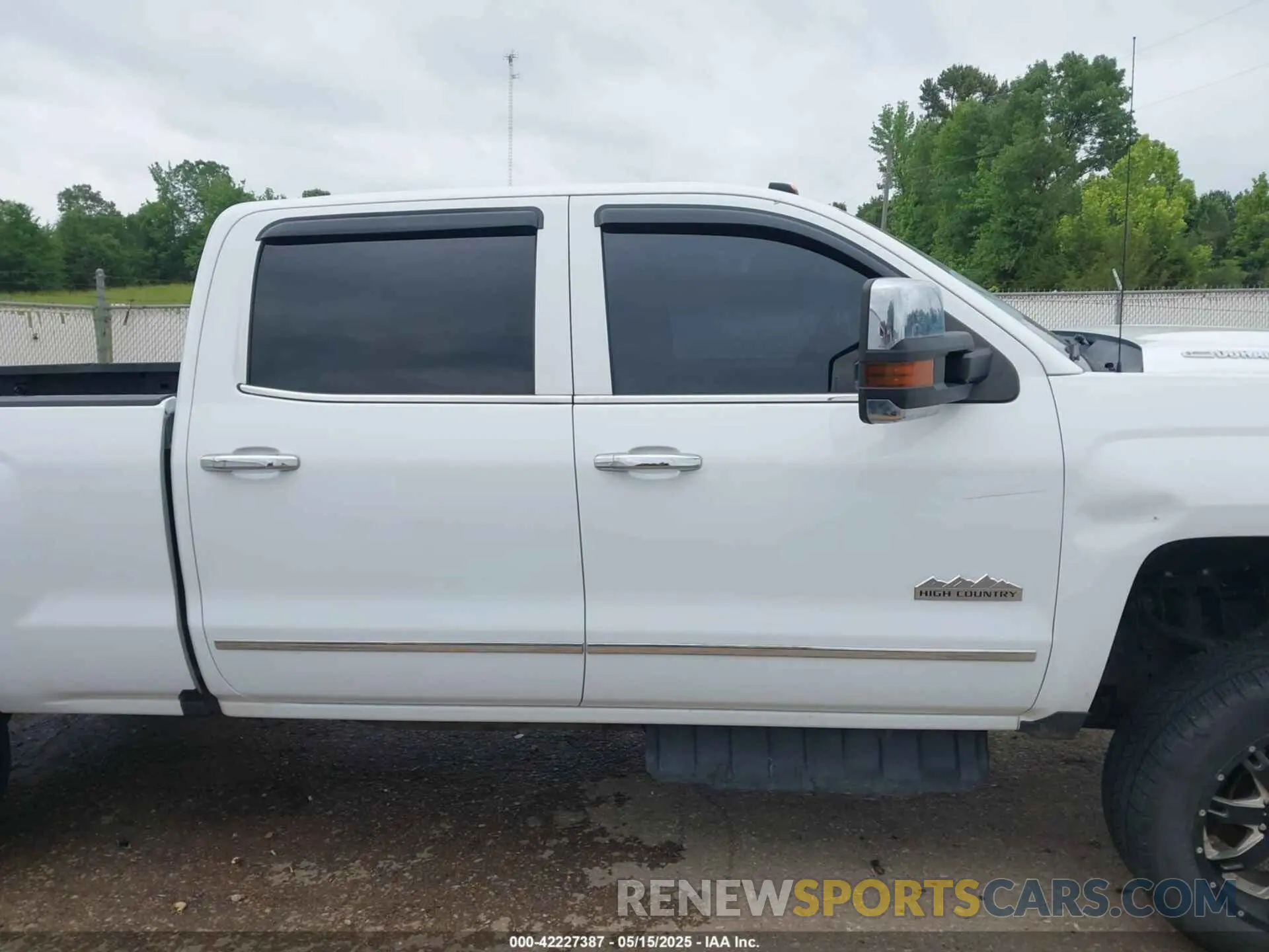 14 fotografías del automóvil dañado 1GC1KUEY2KF182465 CHEVROLET SILVERADO 2500HD 2019