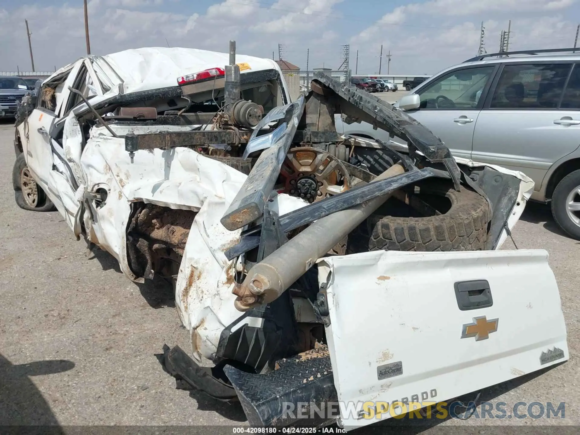 3 fotografías del automóvil dañado 1GC1KUEY3KF245654 CHEVROLET SILVERADO 2500HD 2019