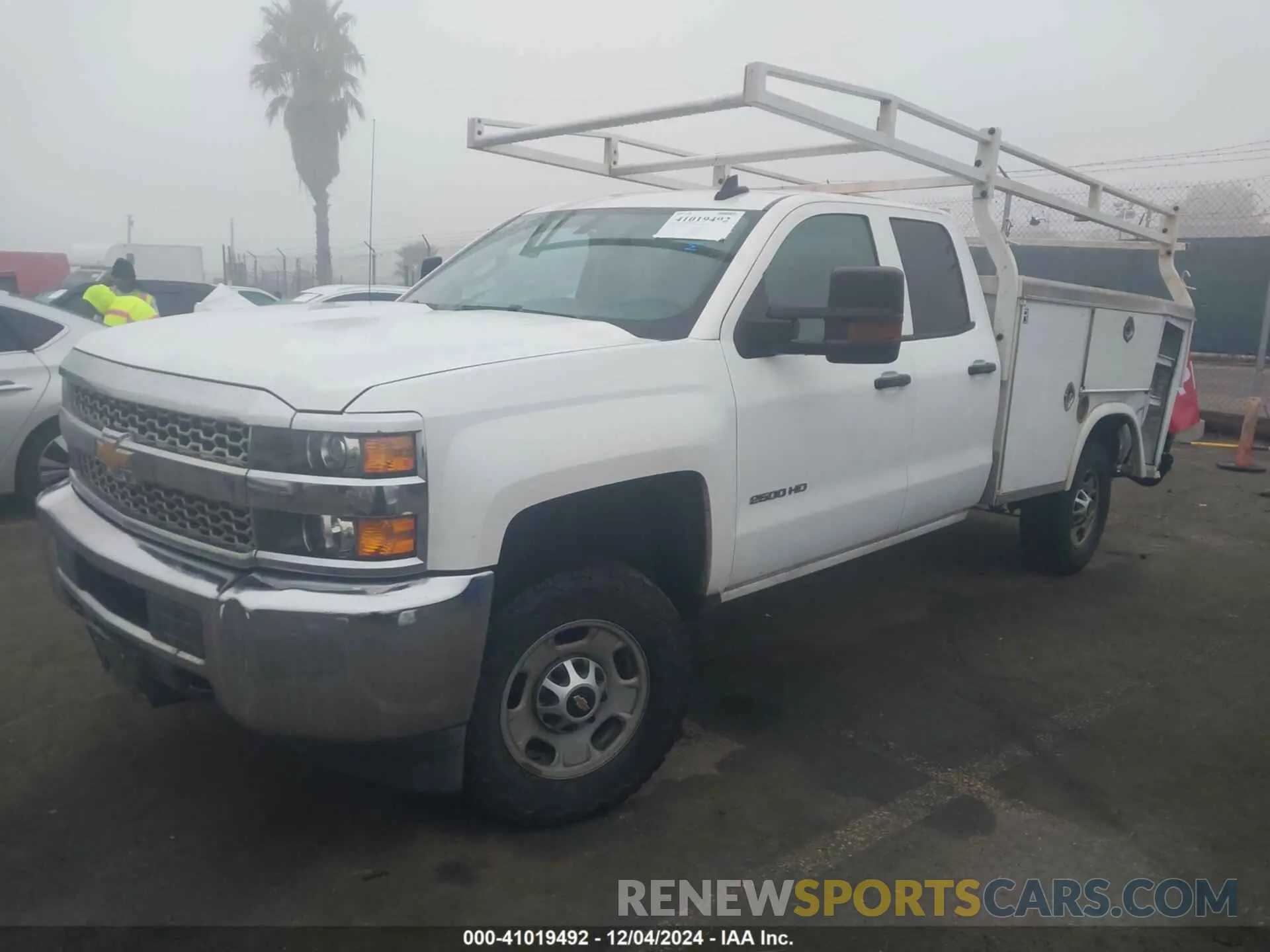 2 fotografías del automóvil dañado 2GB2CREG5K1215881 CHEVROLET SILVERADO 2500HD 2019