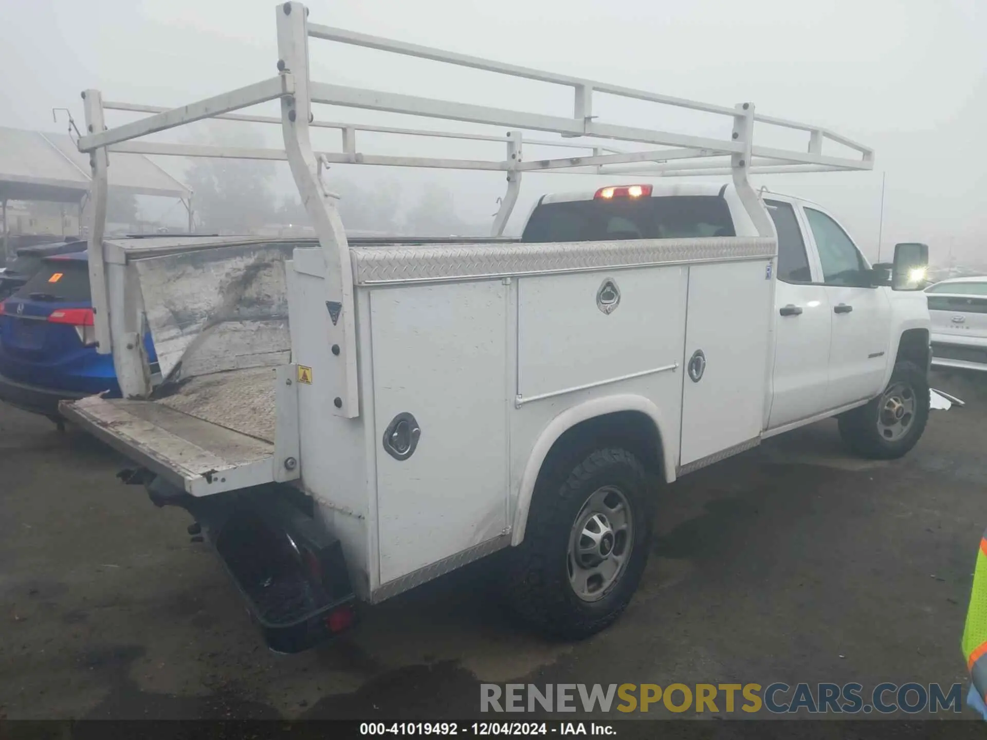 4 fotografías del automóvil dañado 2GB2CREG5K1215881 CHEVROLET SILVERADO 2500HD 2019