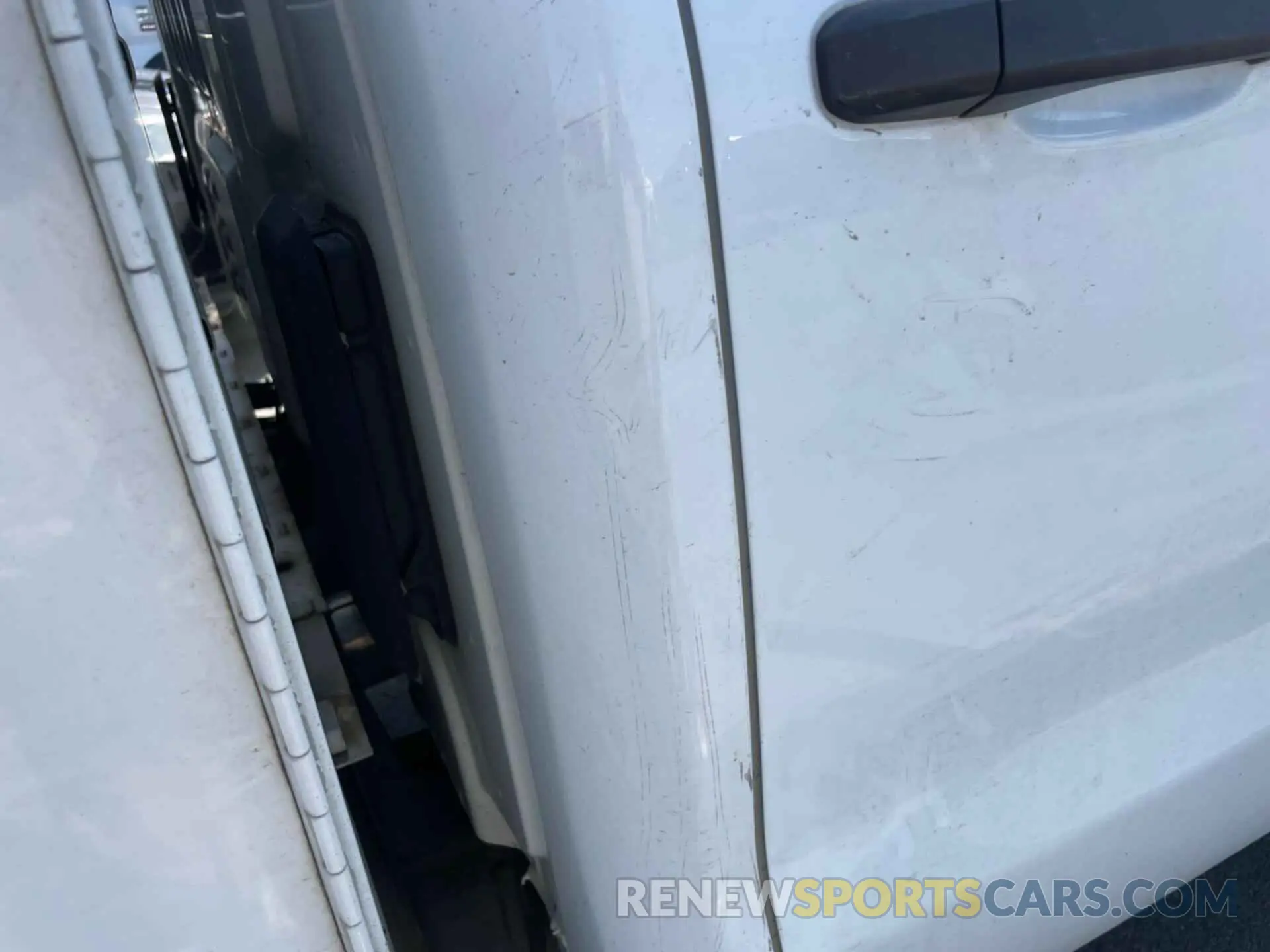 3 fotografías del automóvil dañado 2GB2KREG0K1185465 CHEVROLET SILVERADO 2500HD 2019