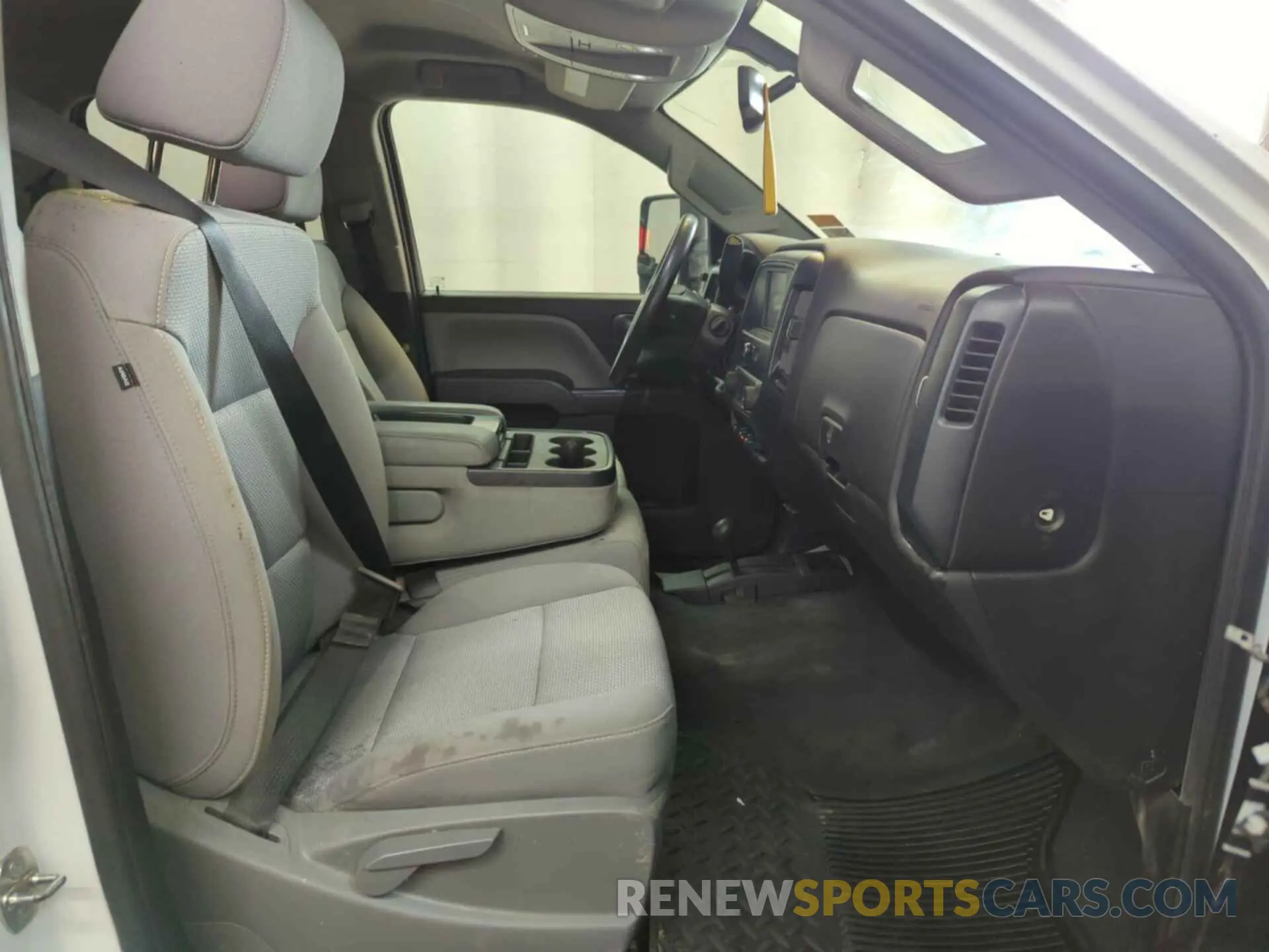 26 fotografías del automóvil dañado 2GB2KREG8K1182653 CHEVROLET SILVERADO 2500HD 2019