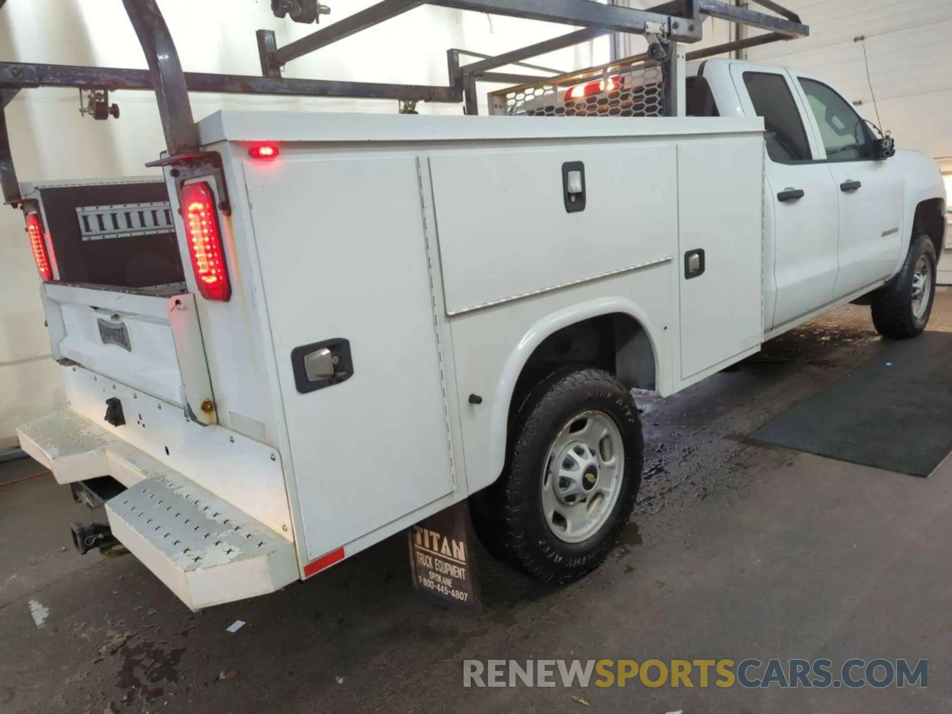 33 fotografías del automóvil dañado 2GB2KREG8K1182653 CHEVROLET SILVERADO 2500HD 2019