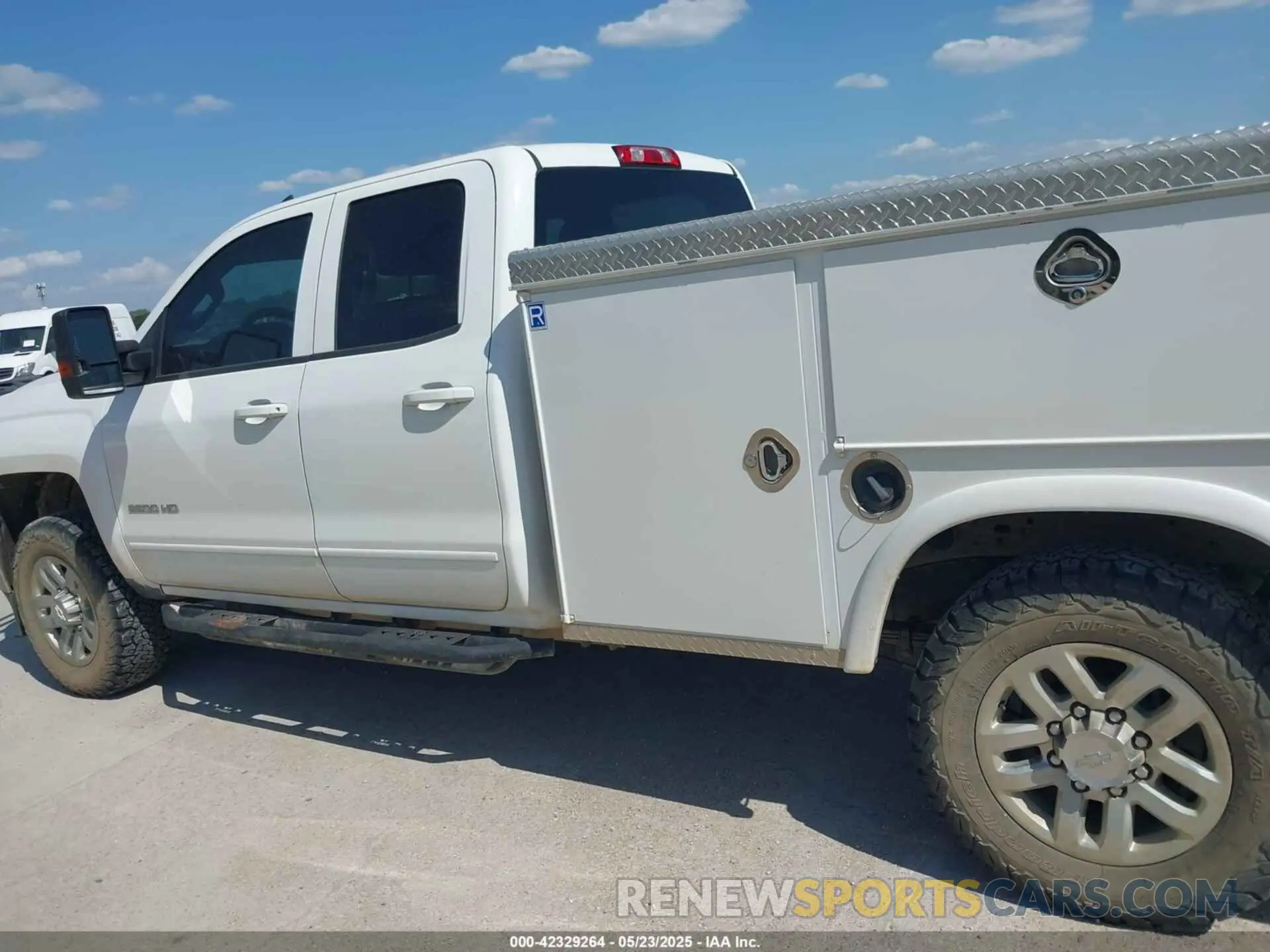 14 fotografías del automóvil dañado 2GB2KSEG1K1188740 CHEVROLET SILVERADO 2500HD 2019