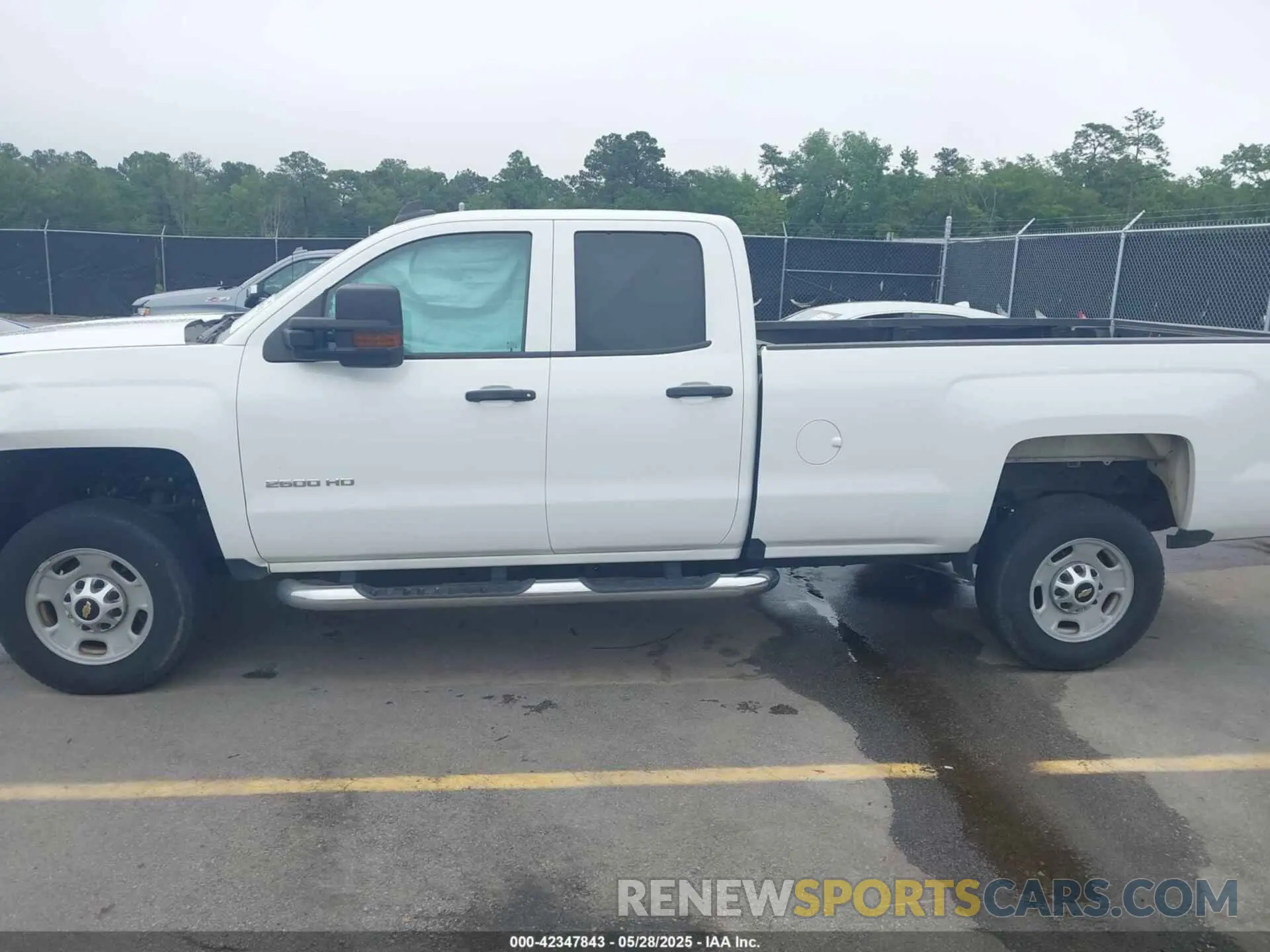 14 fotografías del automóvil dañado 2GC2CREG3K1153442 CHEVROLET SILVERADO 2500HD 2019