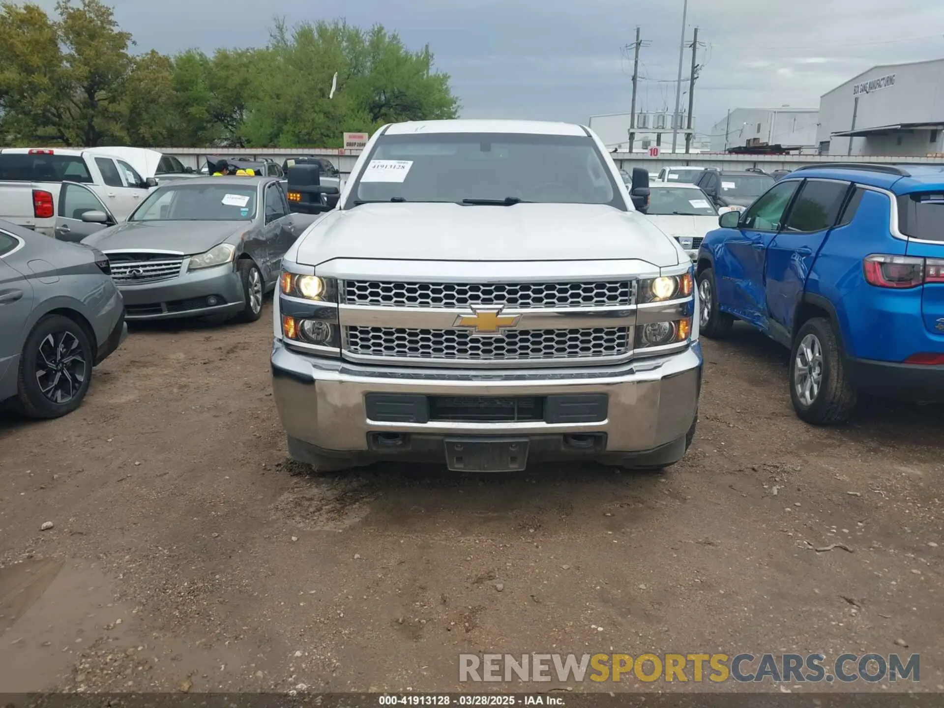 12 fotografías del automóvil dañado 2GC2KREG3K1117236 CHEVROLET SILVERADO 2500HD 2019