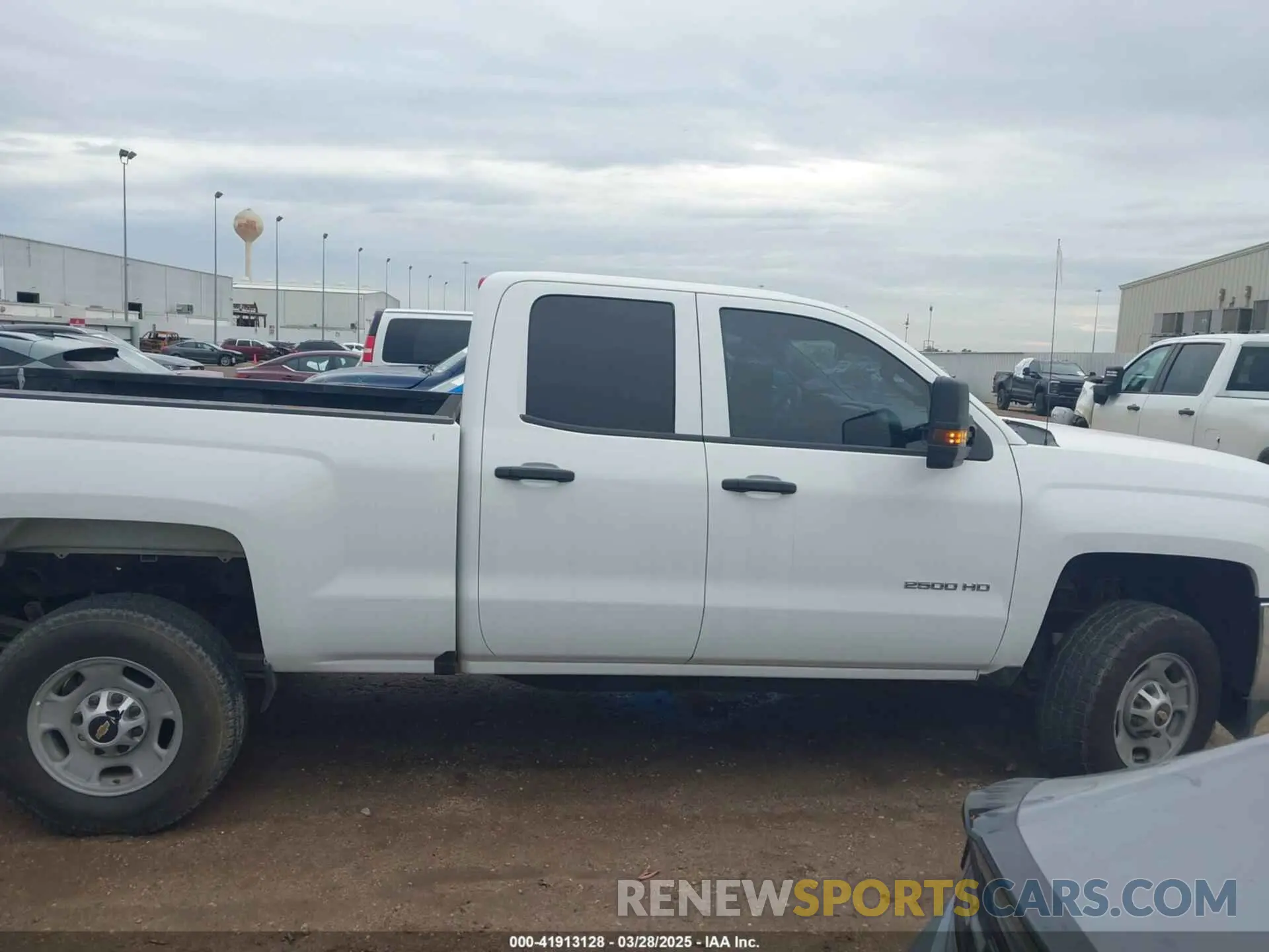 13 fotografías del automóvil dañado 2GC2KREG3K1117236 CHEVROLET SILVERADO 2500HD 2019