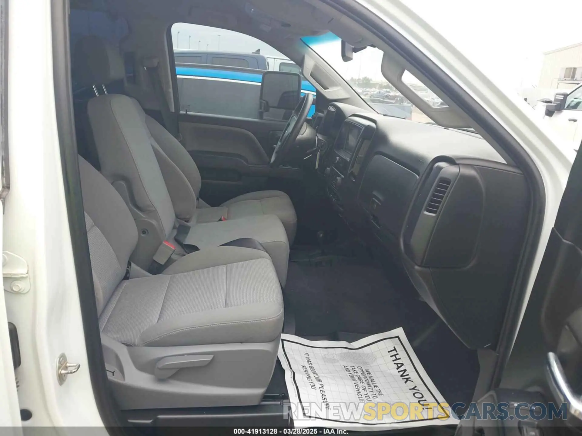 5 fotografías del automóvil dañado 2GC2KREG3K1117236 CHEVROLET SILVERADO 2500HD 2019