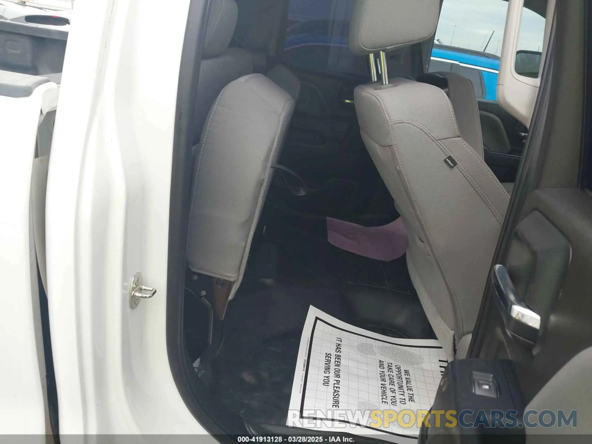 8 fotografías del automóvil dañado 2GC2KREG3K1117236 CHEVROLET SILVERADO 2500HD 2019
