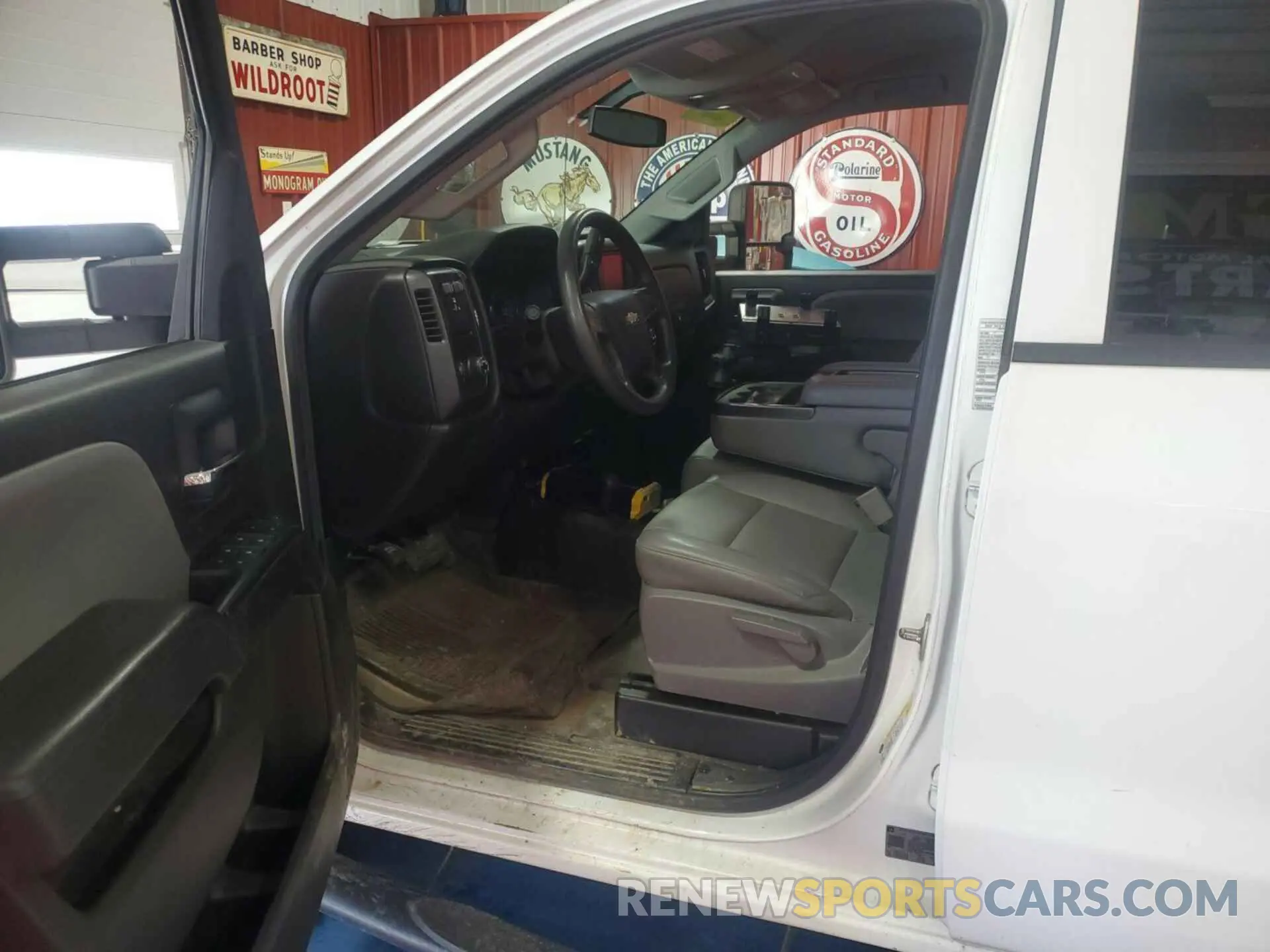 28 fotografías del automóvil dañado 2GC2KREG4K1109856 CHEVROLET SILVERADO 2500HD 2019