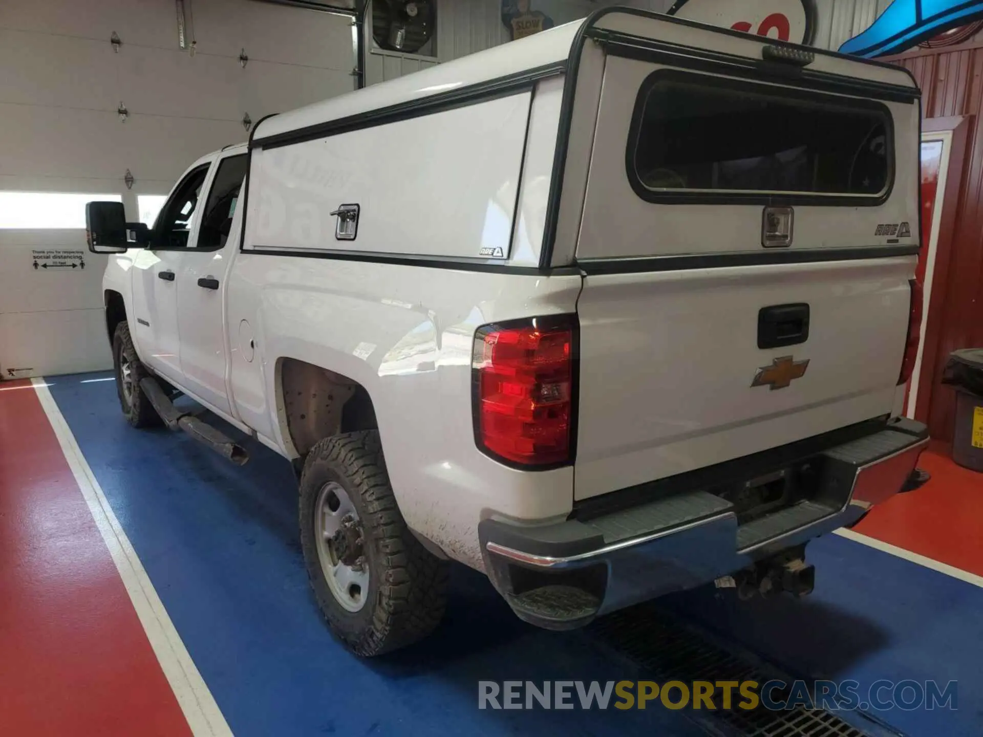 8 fotografías del automóvil dañado 2GC2KREG4K1109856 CHEVROLET SILVERADO 2500HD 2019