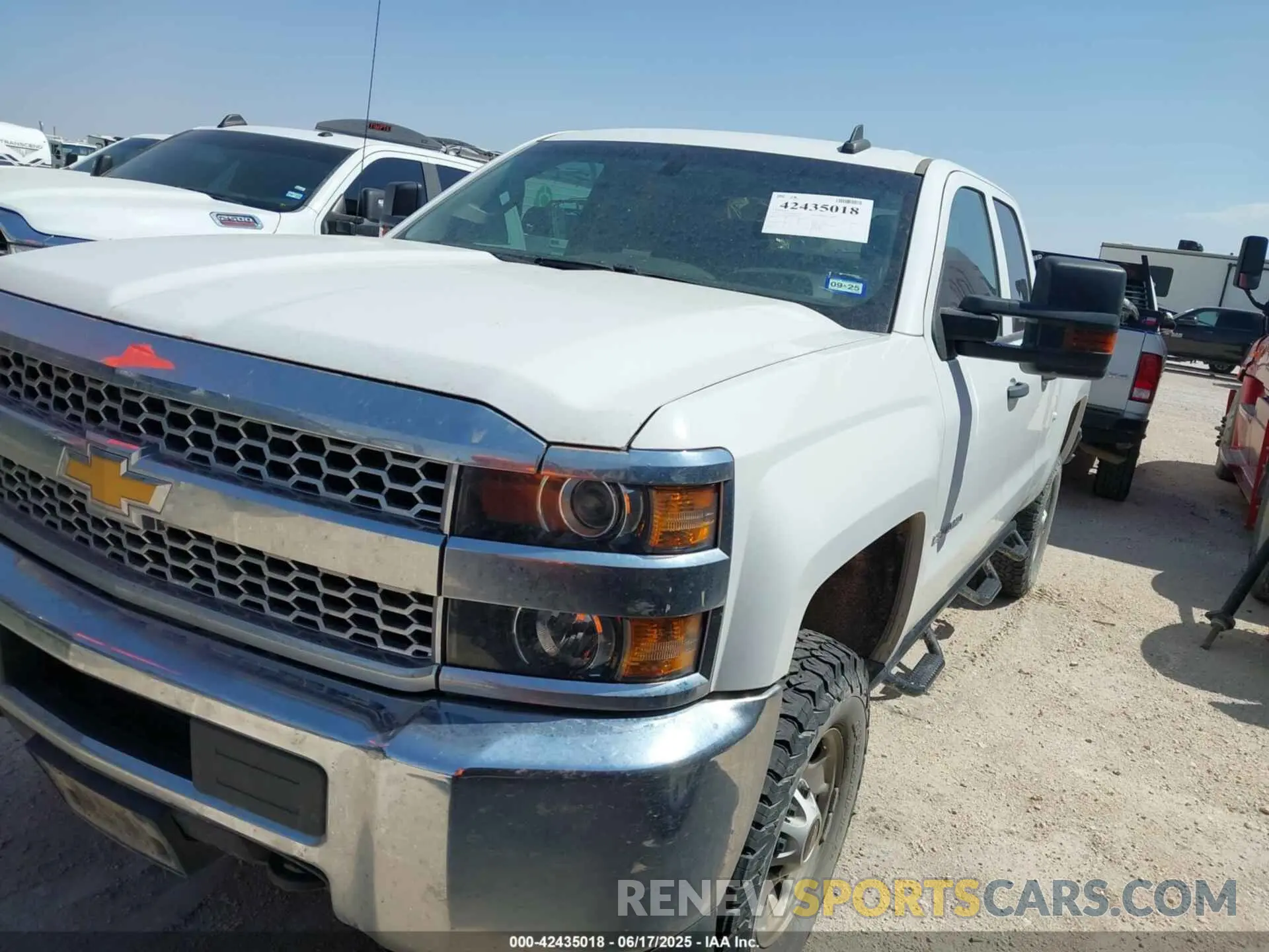 6 fotografías del automóvil dañado 2GC2KREG5K1219959 CHEVROLET SILVERADO 2500HD 2019