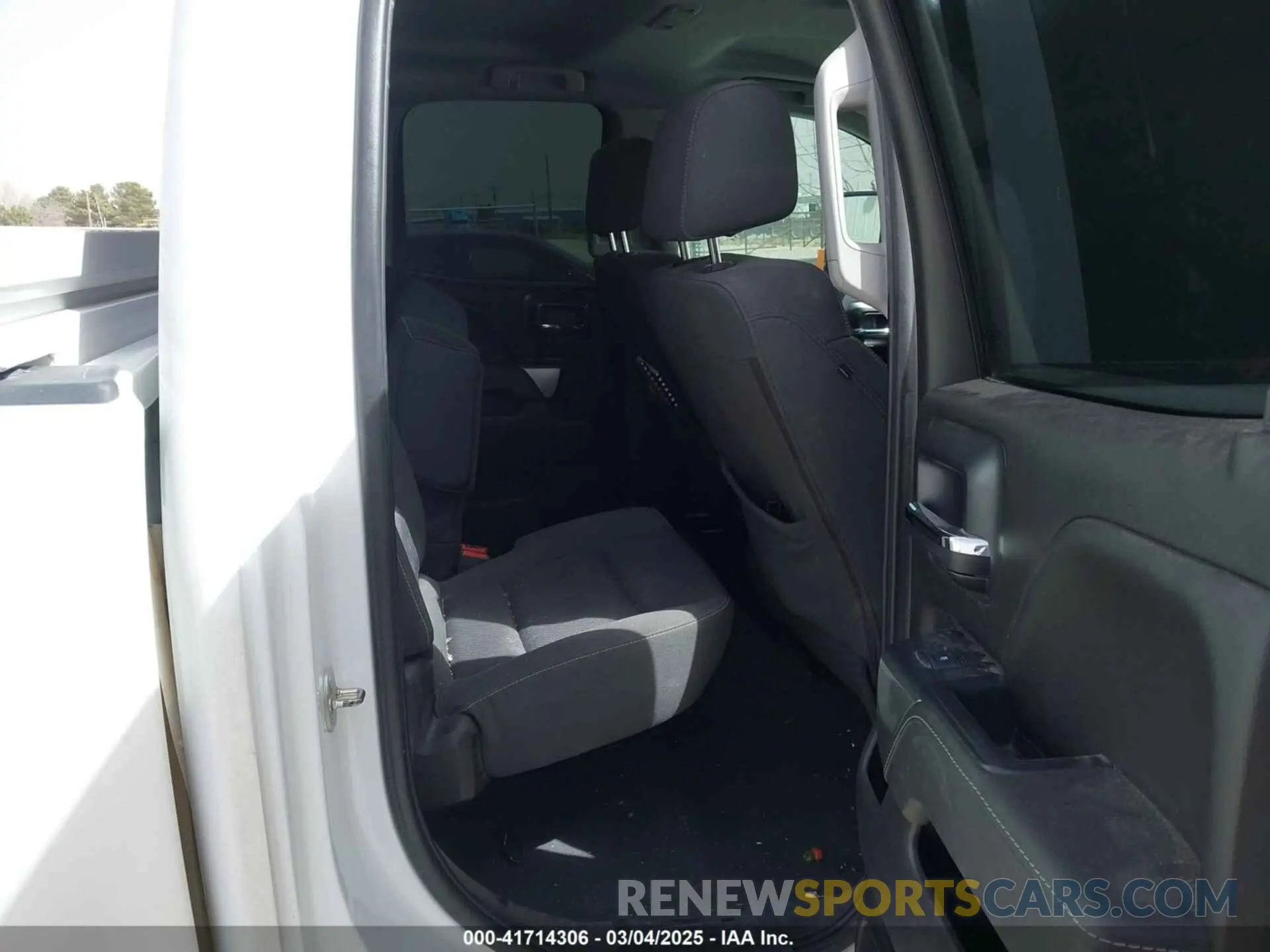 8 fotografías del automóvil dañado 2GC2KSEG0K1159905 CHEVROLET SILVERADO 2500HD 2019
