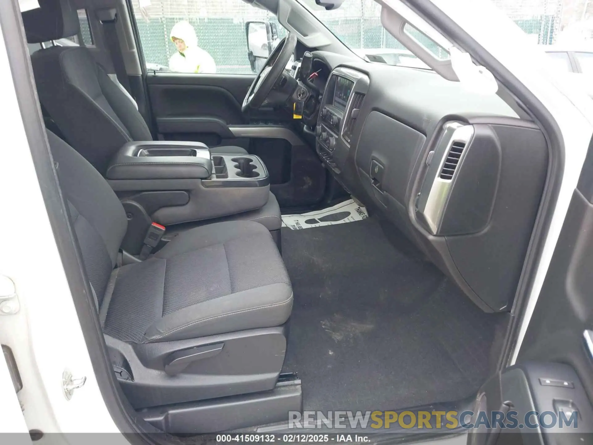 5 fotografías del automóvil dañado 2GC2KSEG6K1169239 CHEVROLET SILVERADO 2500HD 2019
