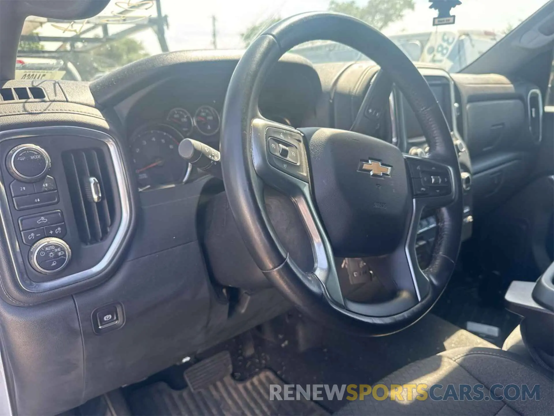 8 fotografías del automóvil dañado 1GC1YNE76LF272389 CHEVROLET SILVERADO 2500HD 2020