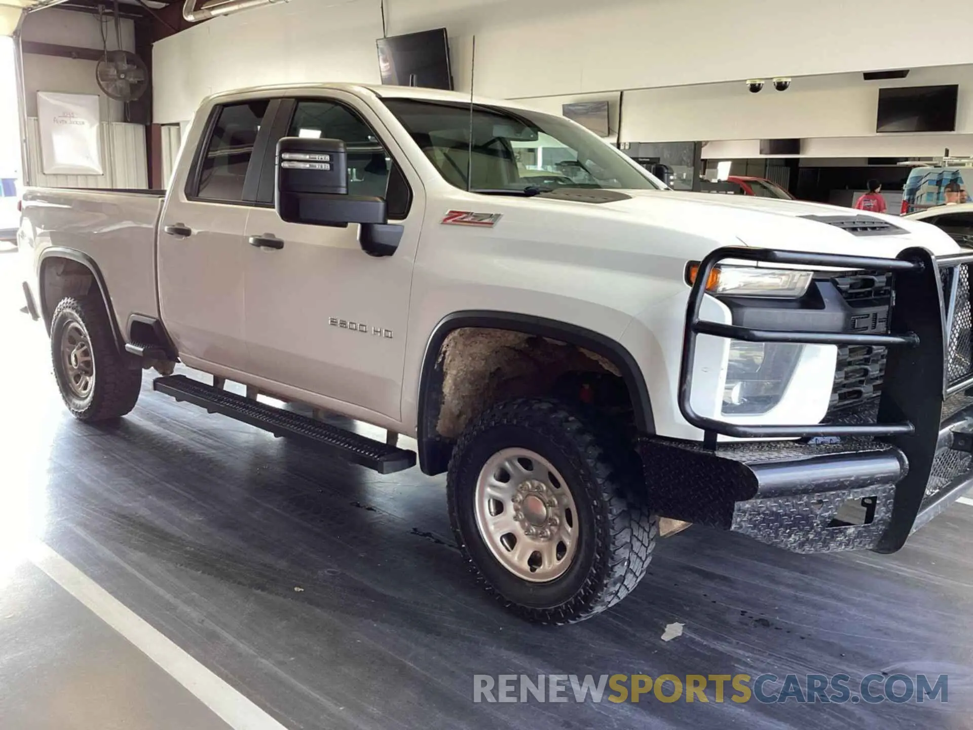 17 fotografías del automóvil dañado 1GC2YLE70LF250803 CHEVROLET SILVERADO 2500HD 2020