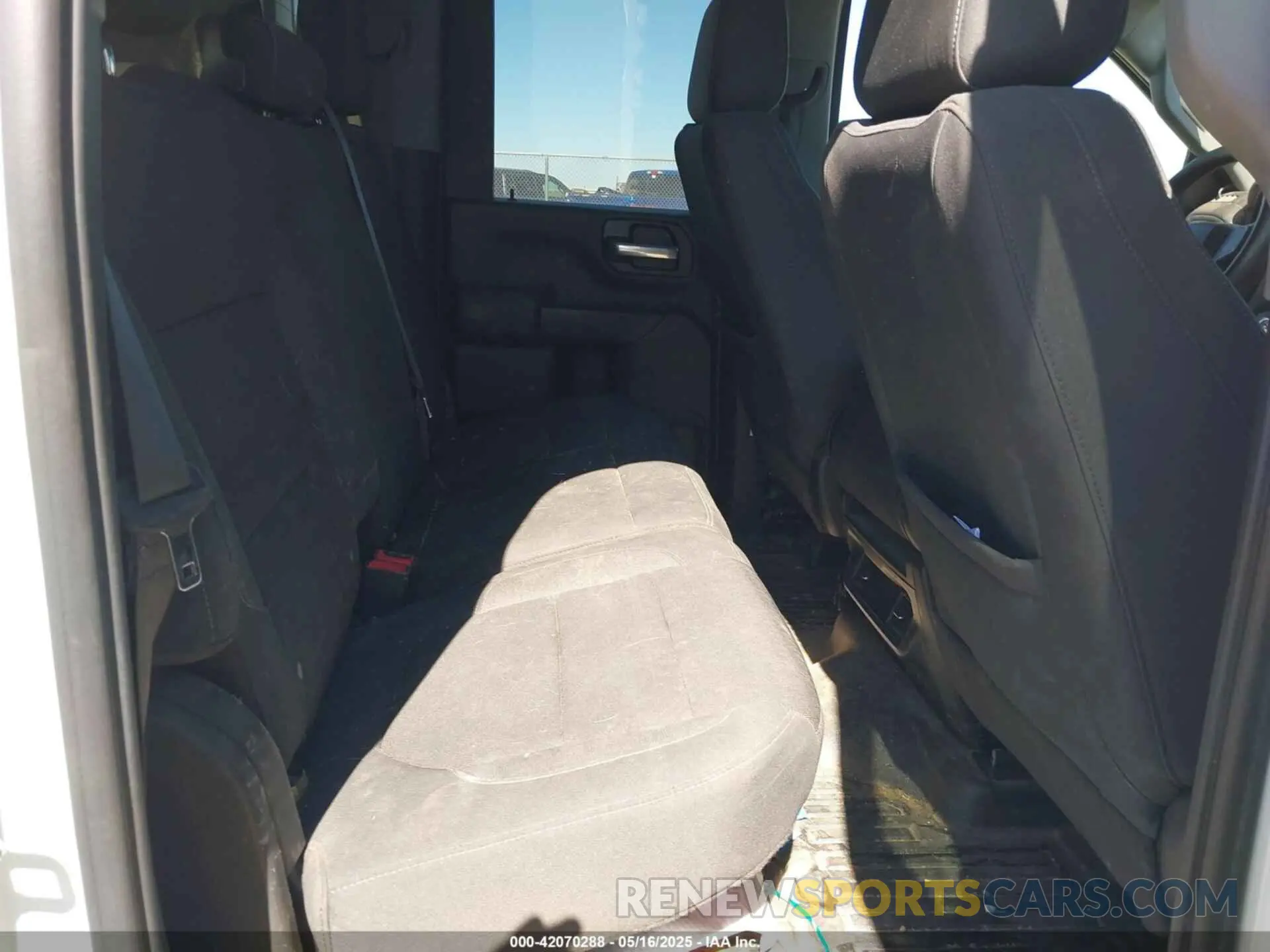 8 fotografías del automóvil dañado 1GC2YLE71LF266041 CHEVROLET SILVERADO 2500HD 2020