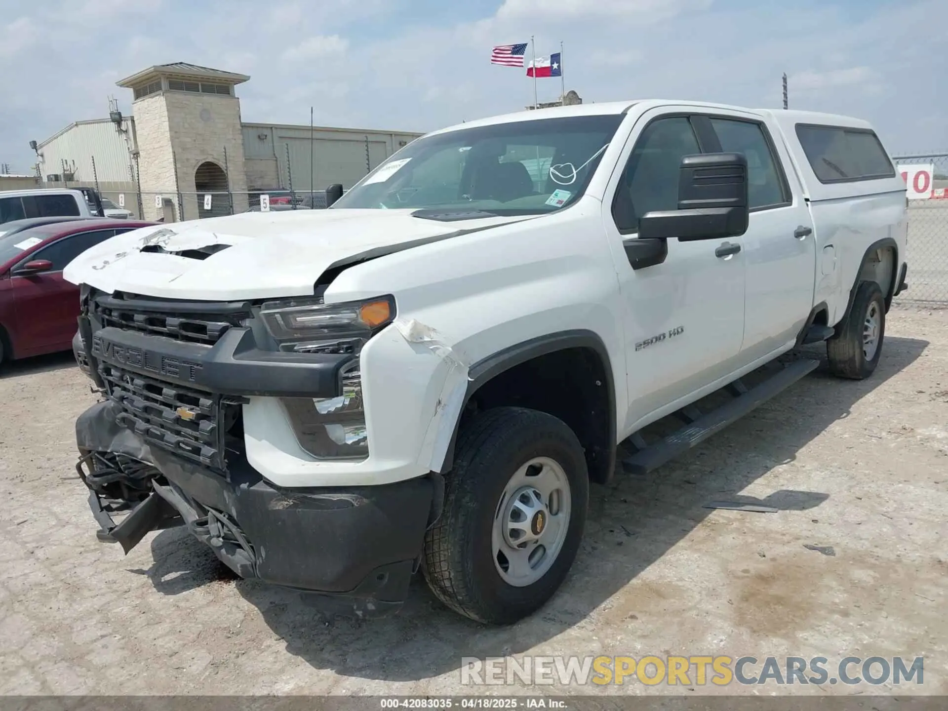 2 fotografías del automóvil dañado 1GC4WLE78LF155064 CHEVROLET SILVERADO 2500HD 2020